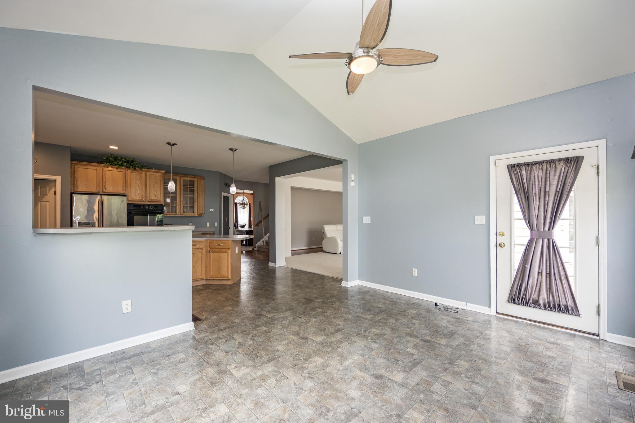 WAITING ROCK - Residential