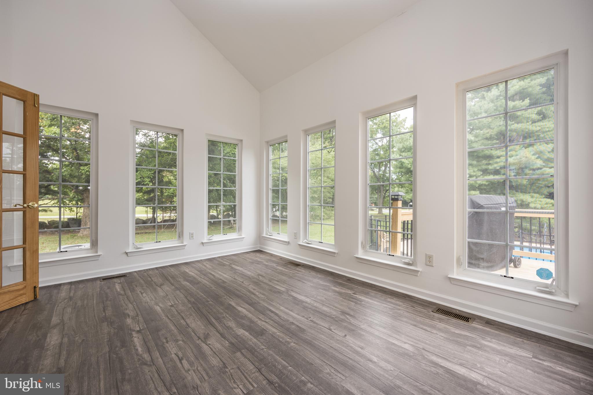 WAITING ROCK - Residential