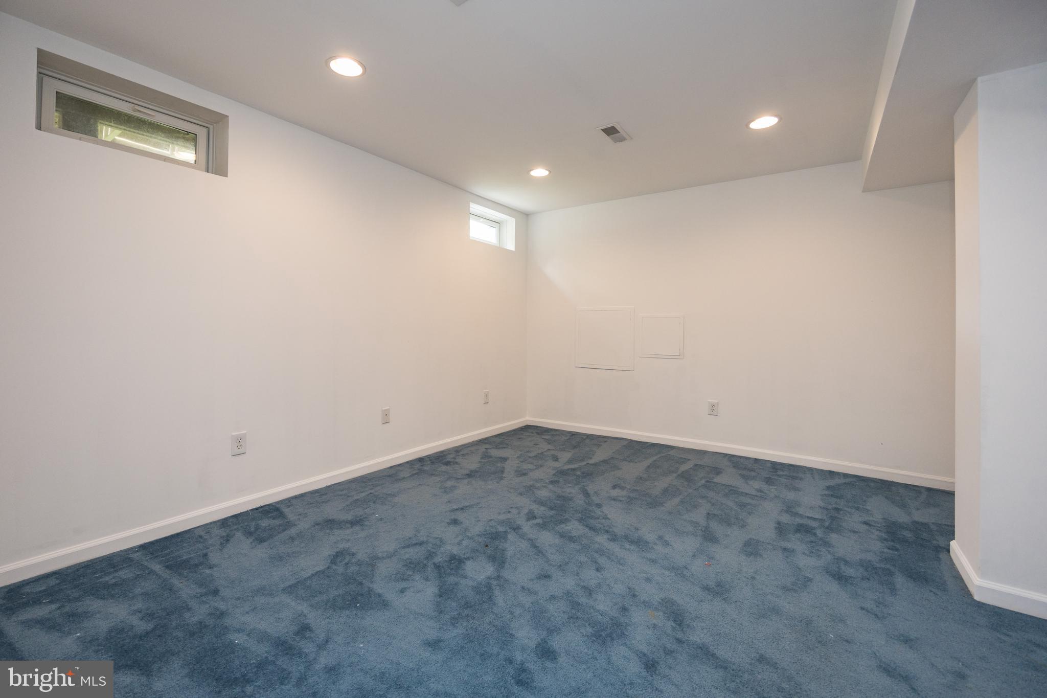 WAITING ROCK - Residential