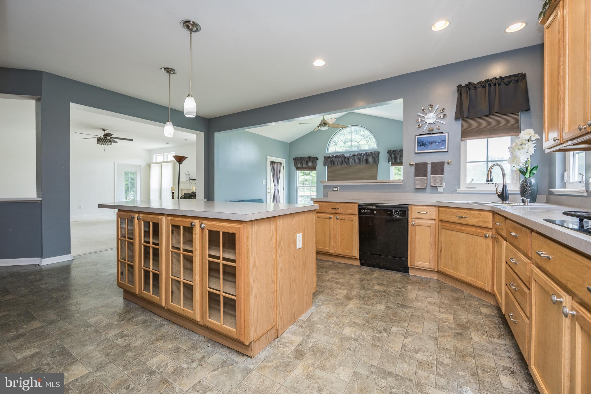 WAITING ROCK - Residential