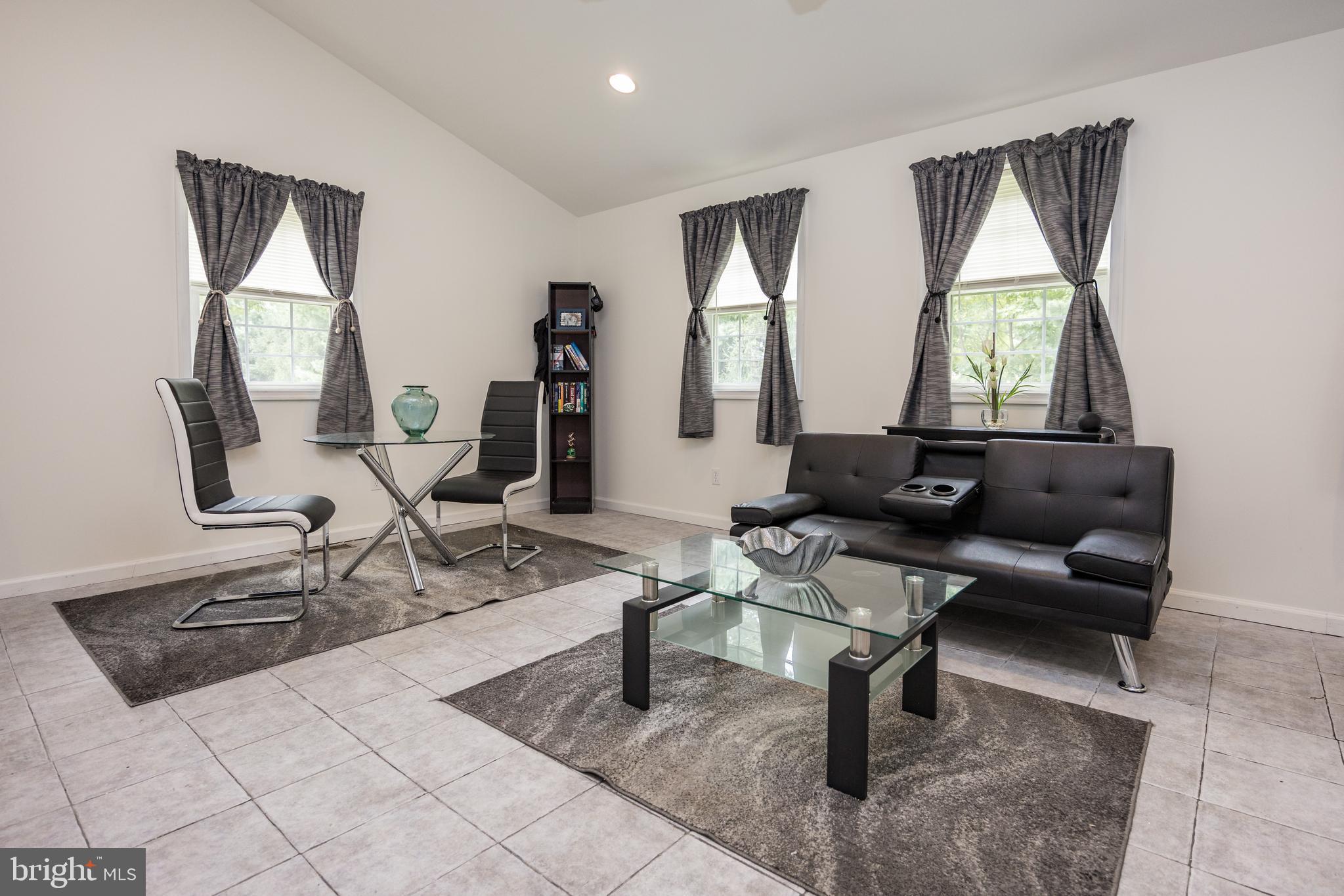 WAITING ROCK - Residential