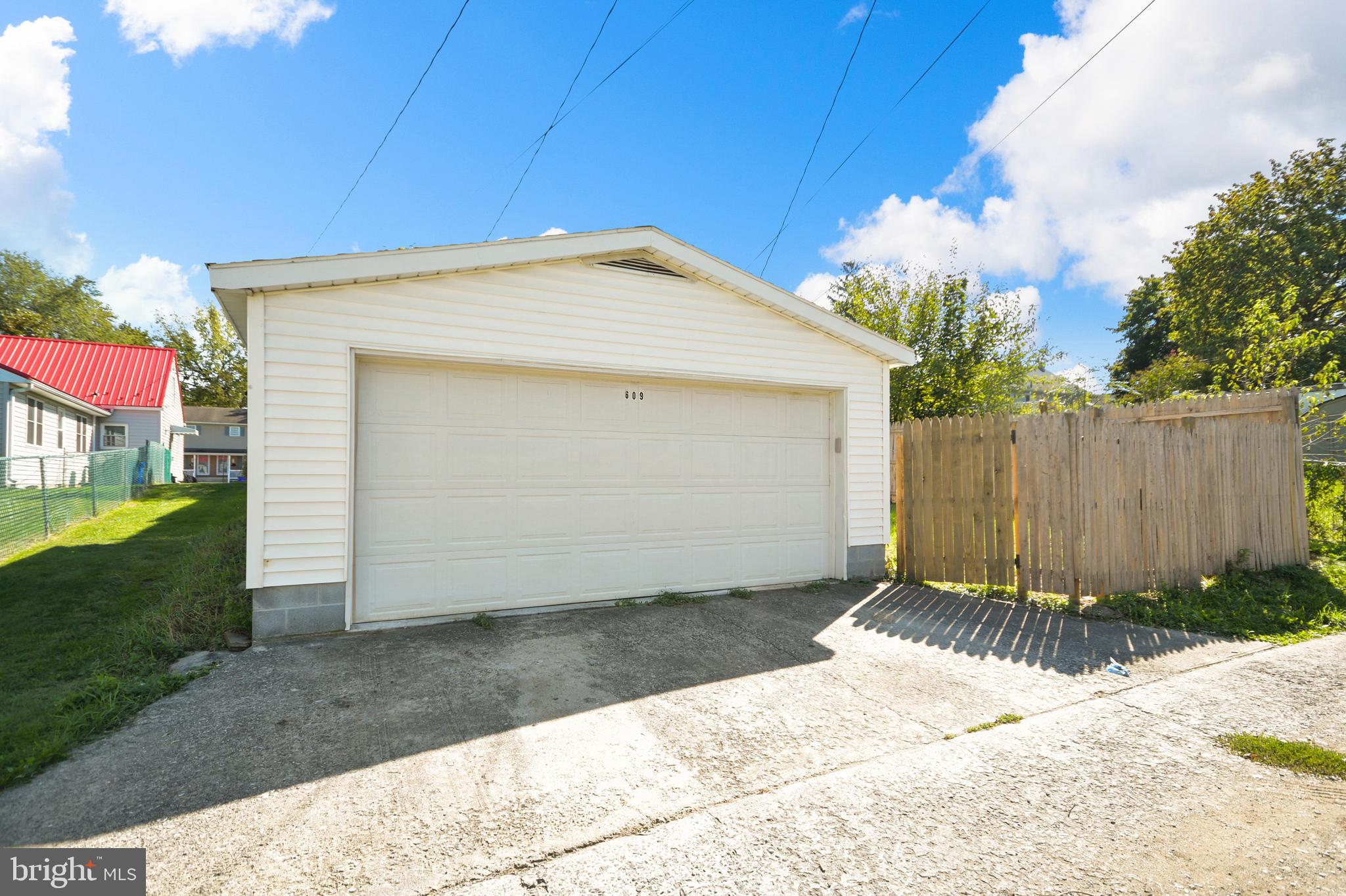 HAGERSTOWN - Residential