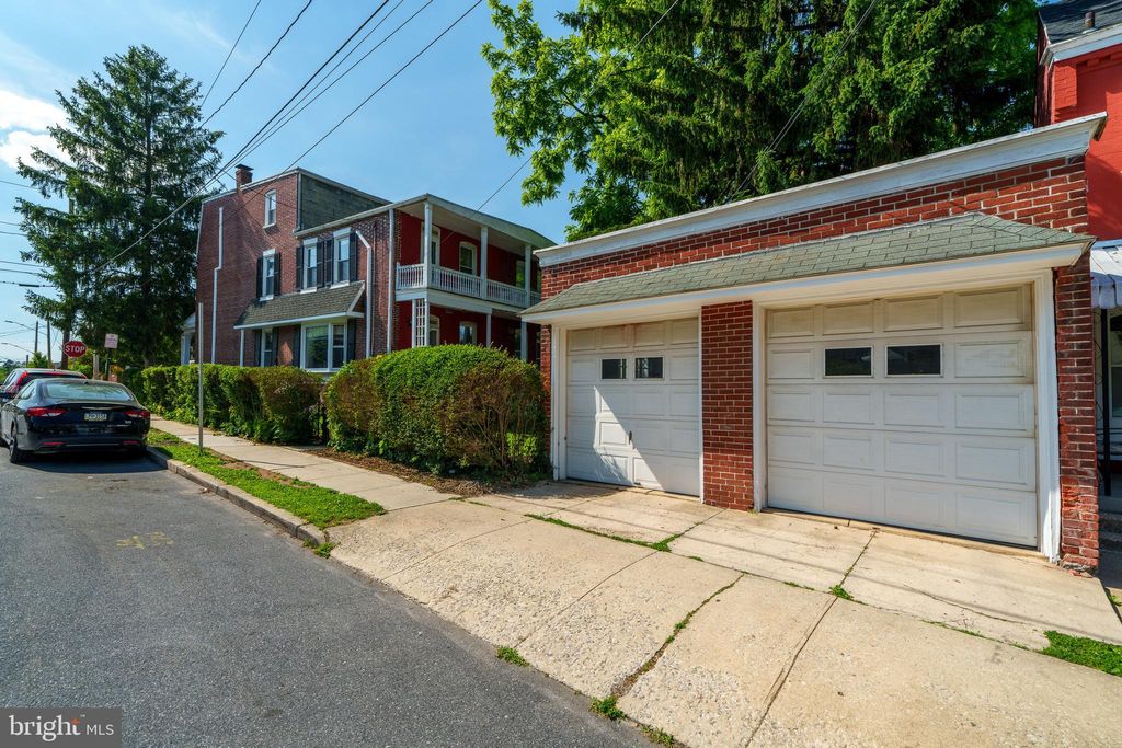 Photo of 439 S West End Avenue, Lancaster, PA 17603 (MLS # PALA2051350)