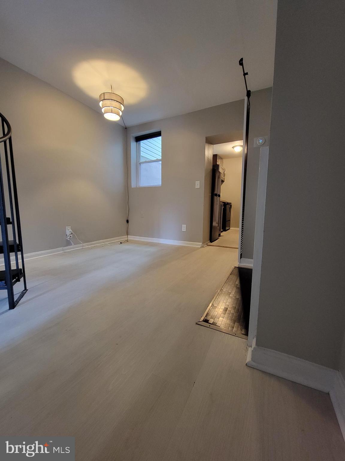 HOLLINS MARKET - Residential Lease