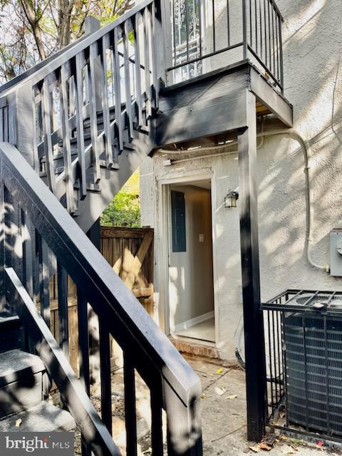 HOLLINS MARKET - Residential Lease