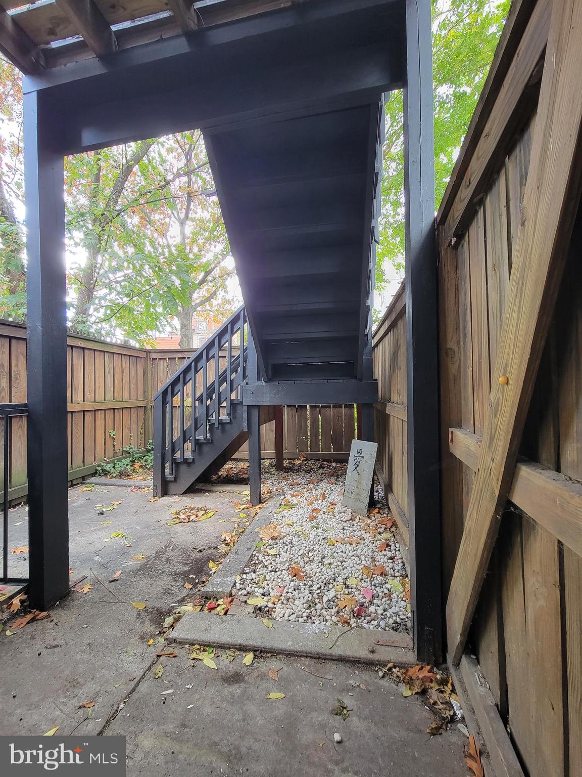 HOLLINS MARKET - Residential Lease