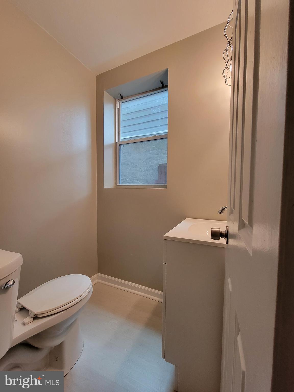 HOLLINS MARKET - Residential Lease