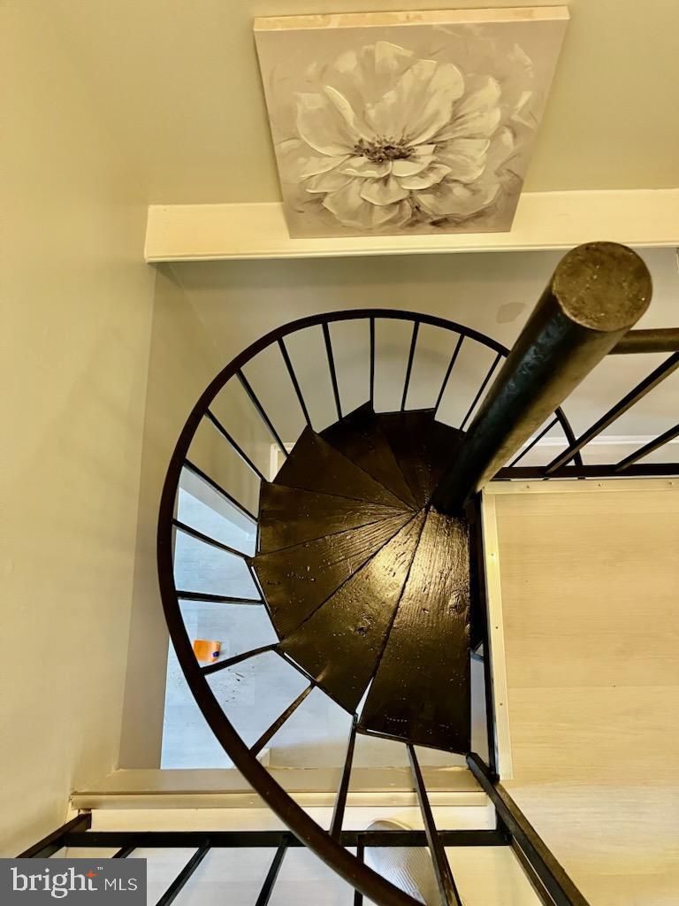 HOLLINS MARKET - Residential Lease