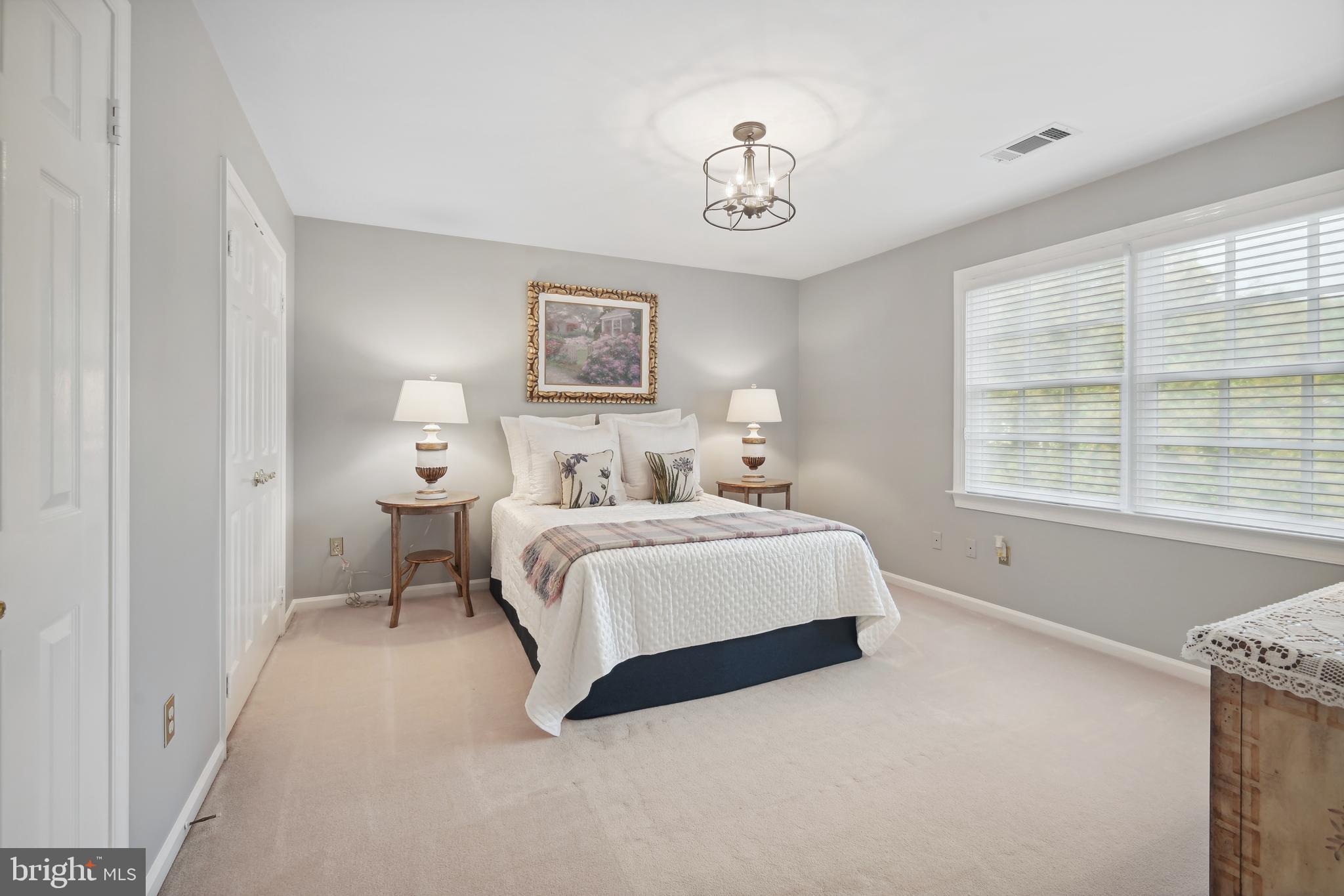 POTOMAC CHASE - Residential