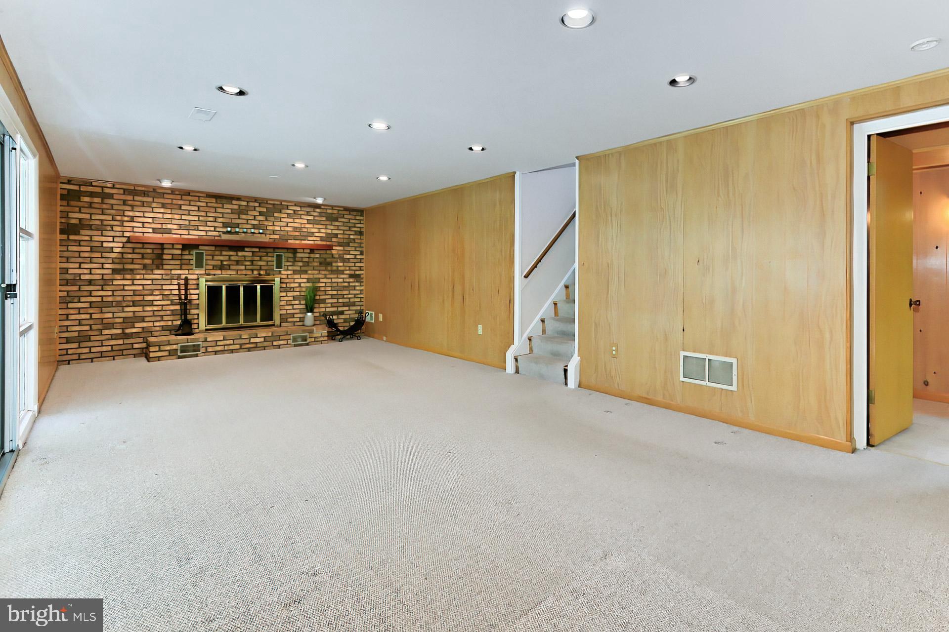 SLEEPY HOLLOW WOODS - Residential