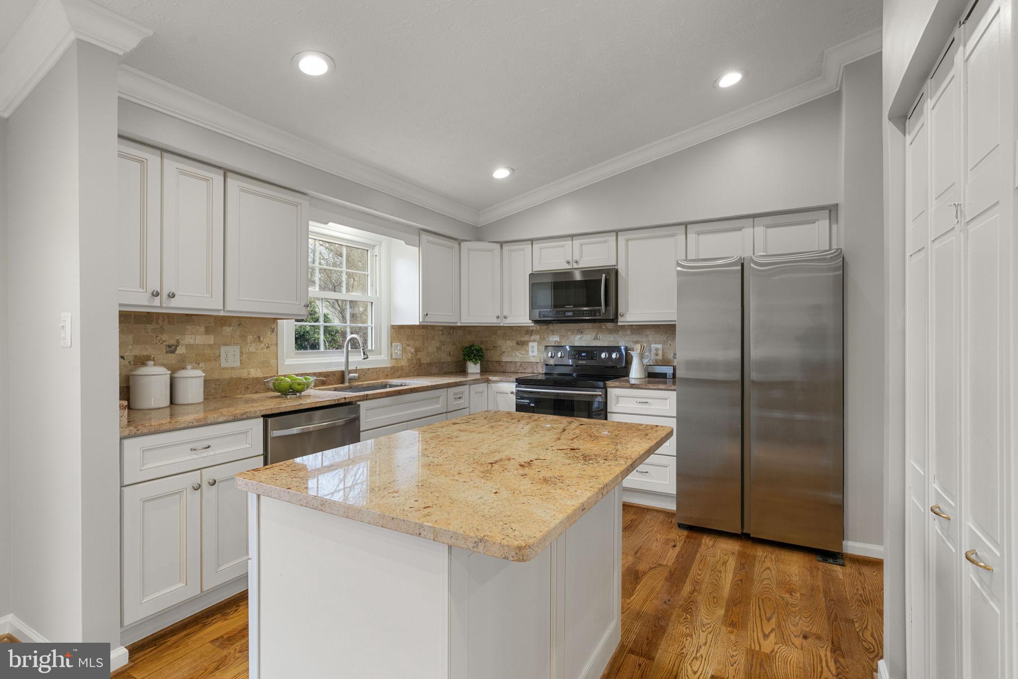 BURKE CENTRE - Residential