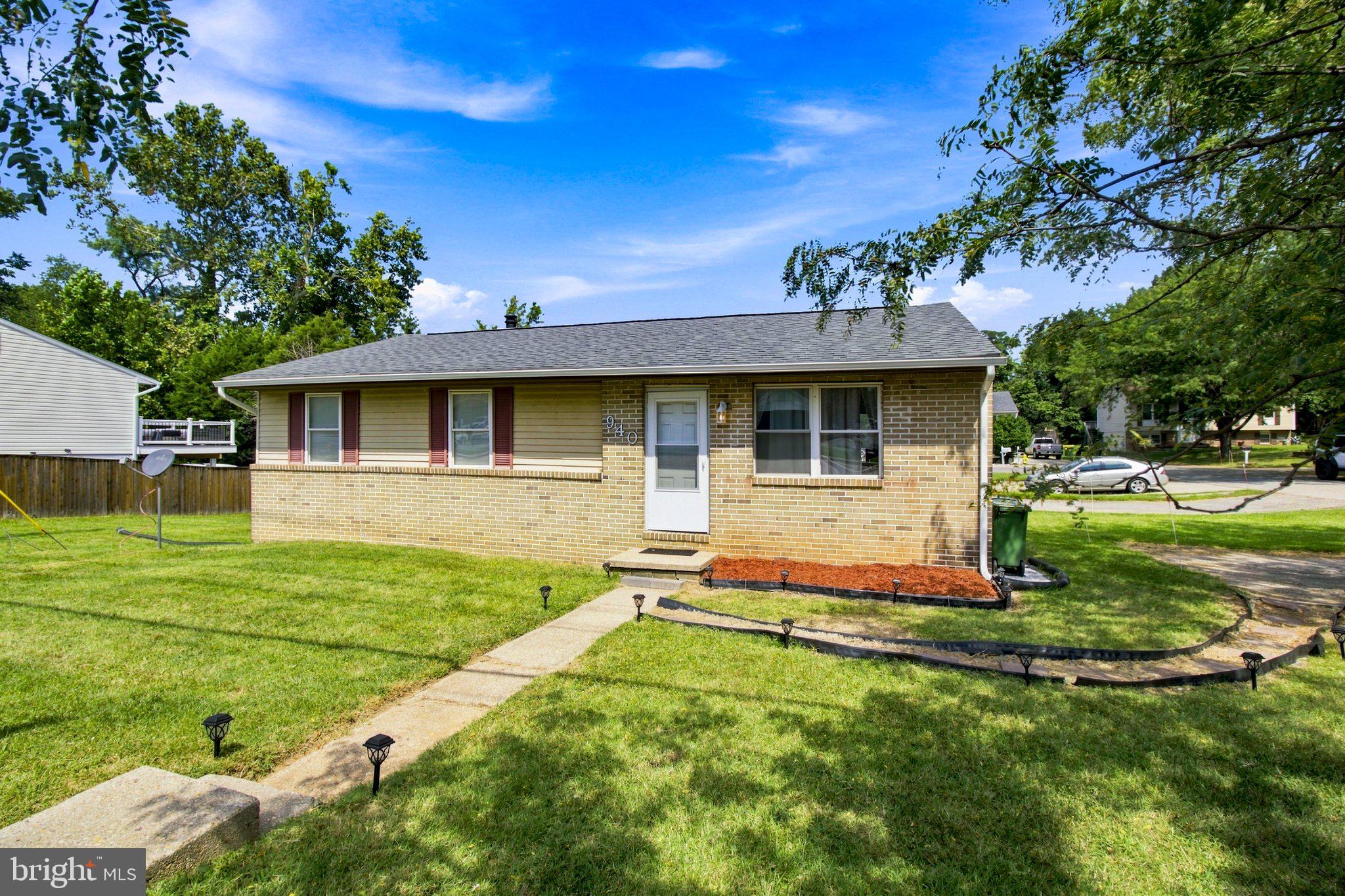 940 HAMMONDS LANE