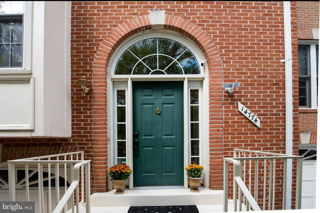 LIFESTYLE AT SULLY STATION - Residential