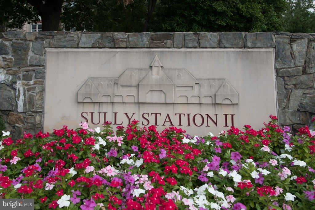 LIFESTYLE AT SULLY STATION - Residential