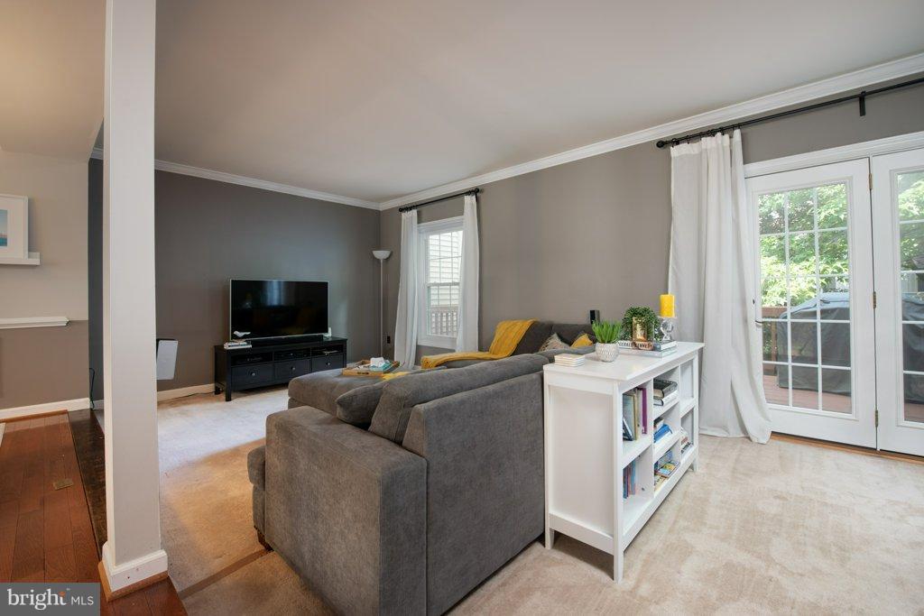 LIFESTYLE AT SULLY STATION - Residential