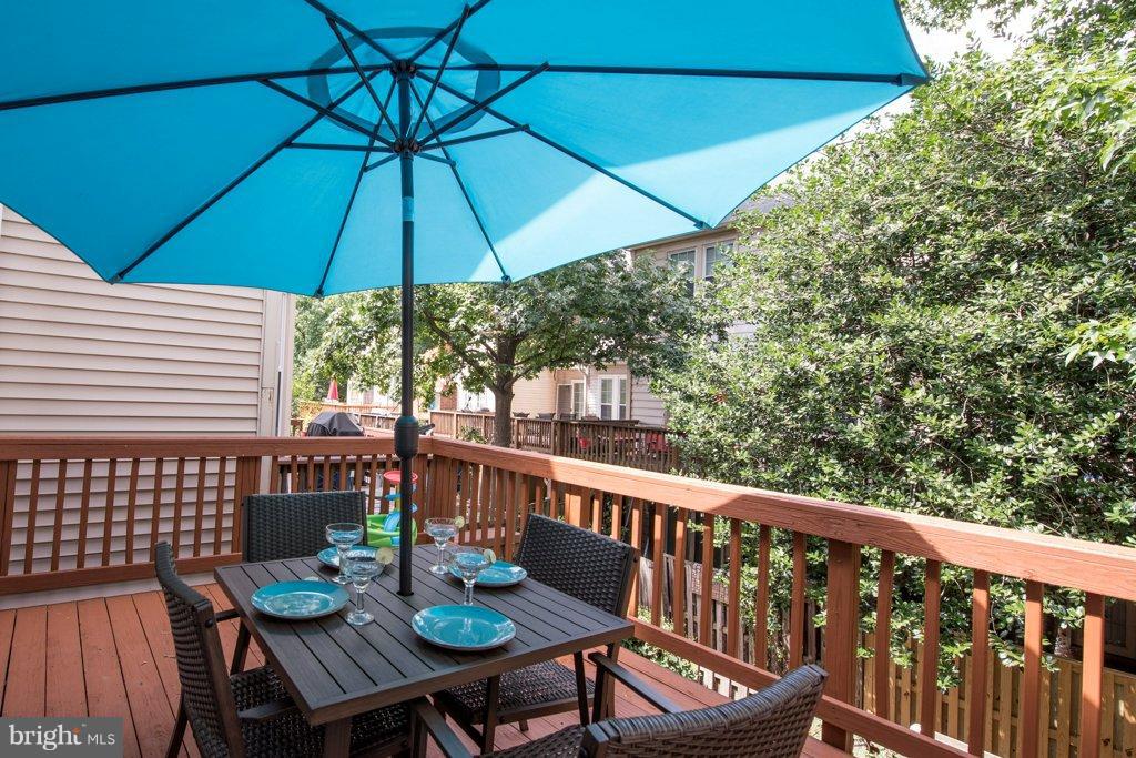 LIFESTYLE AT SULLY STATION - Residential