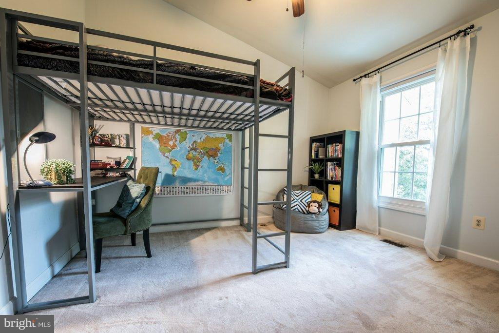 LIFESTYLE AT SULLY STATION - Residential