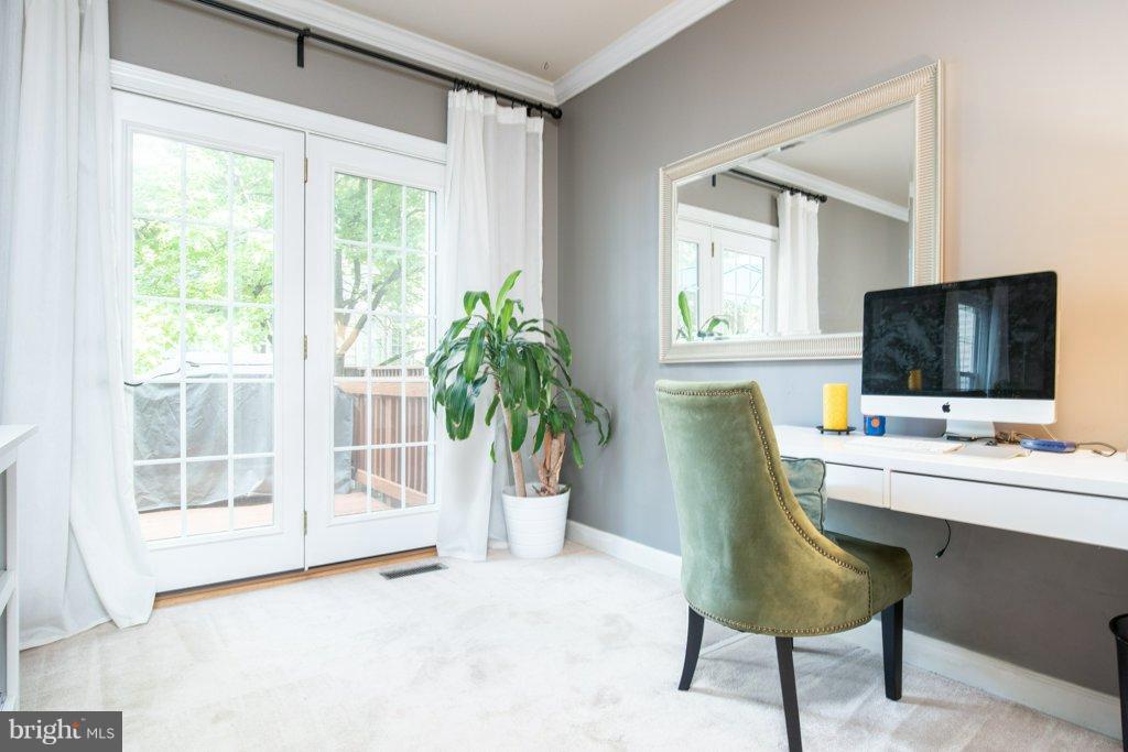 LIFESTYLE AT SULLY STATION - Residential