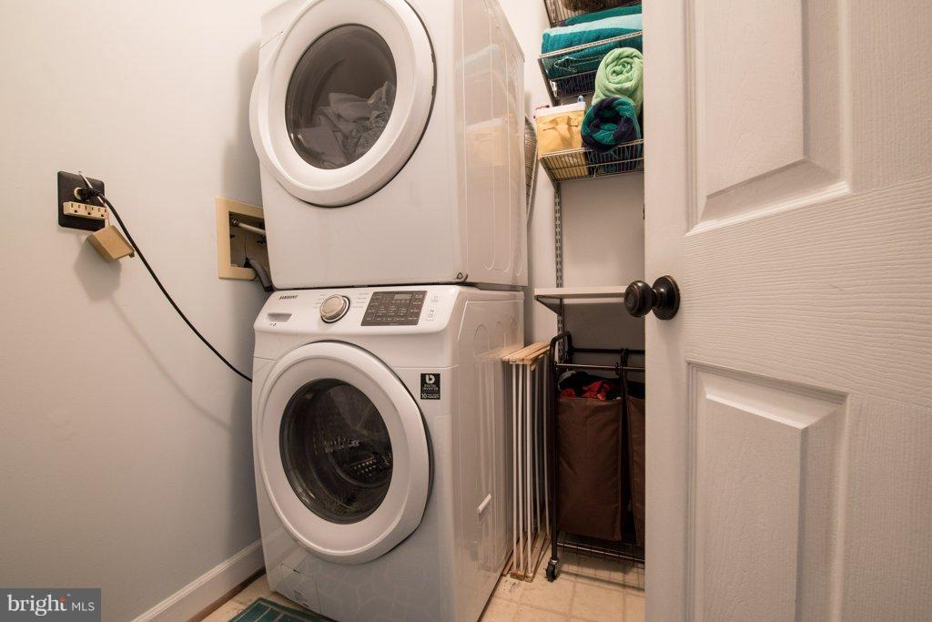 LIFESTYLE AT SULLY STATION - Residential