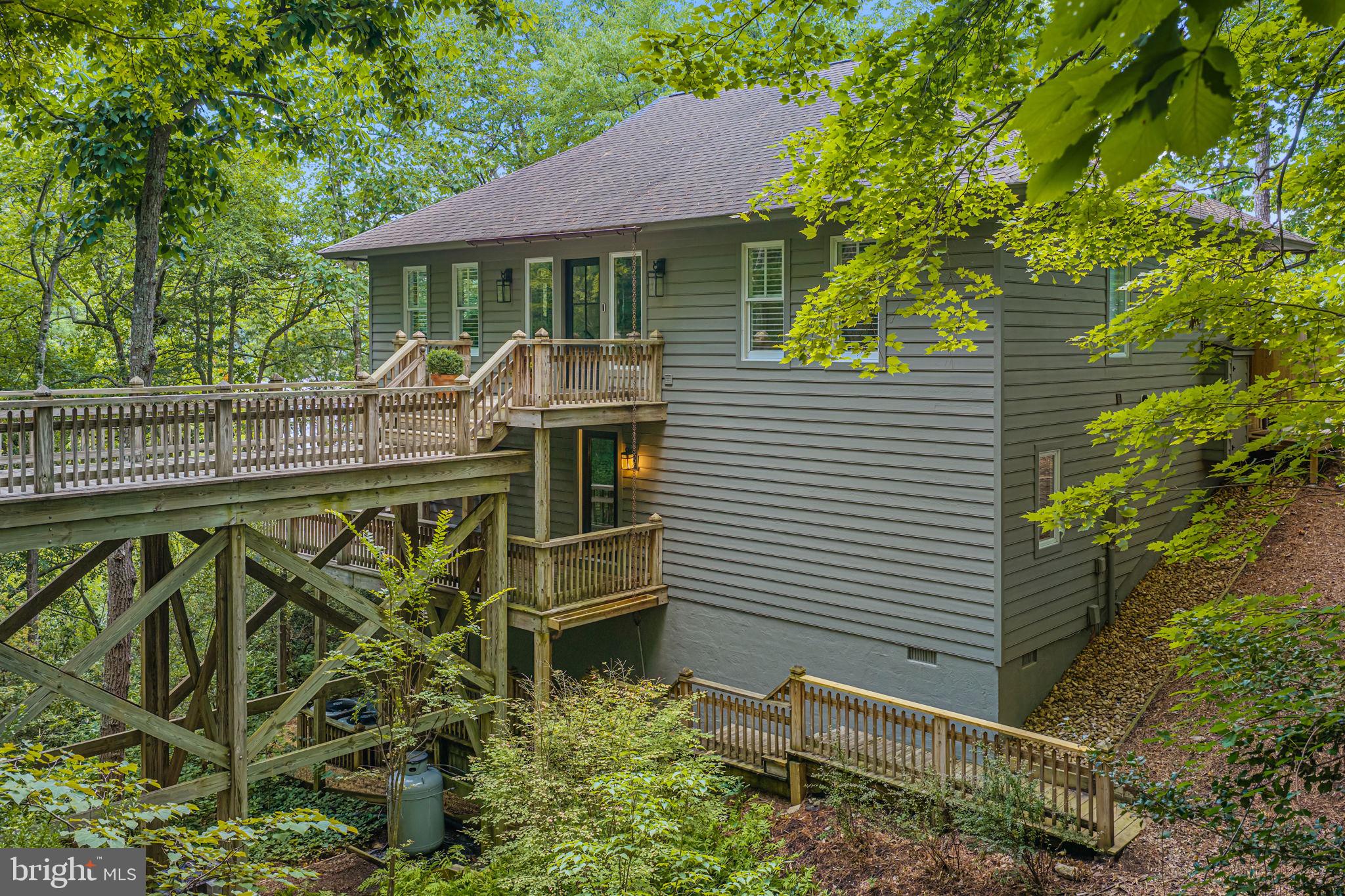 1574 RIVERWOOD DRIVE