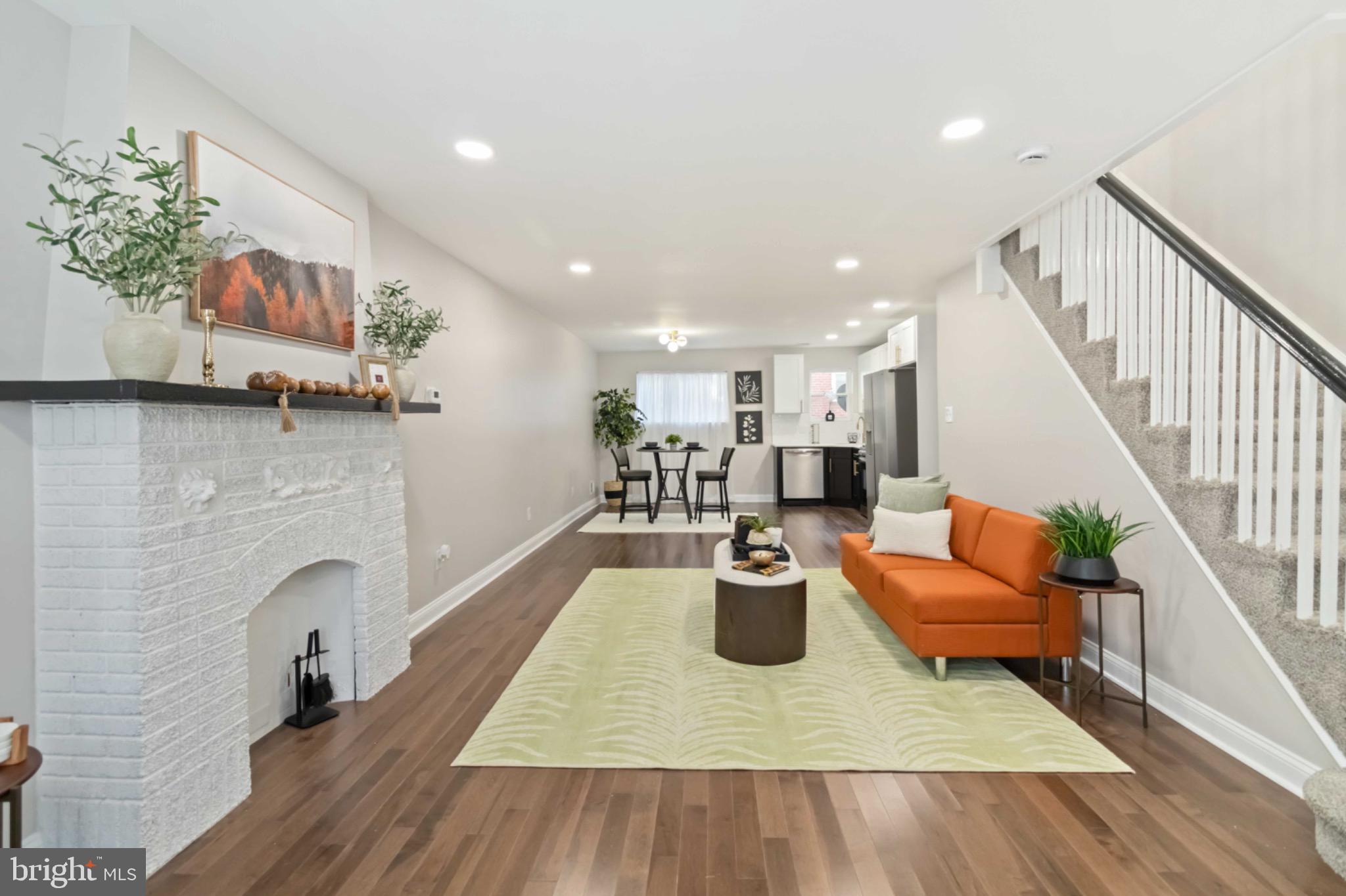 WEST OAK LANE - Residential