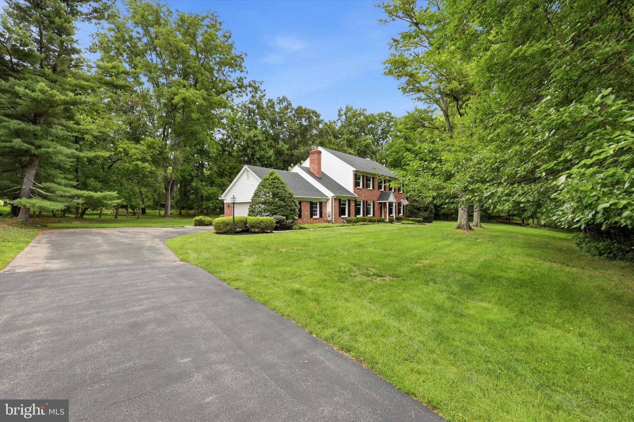 805 LEWIS LANE