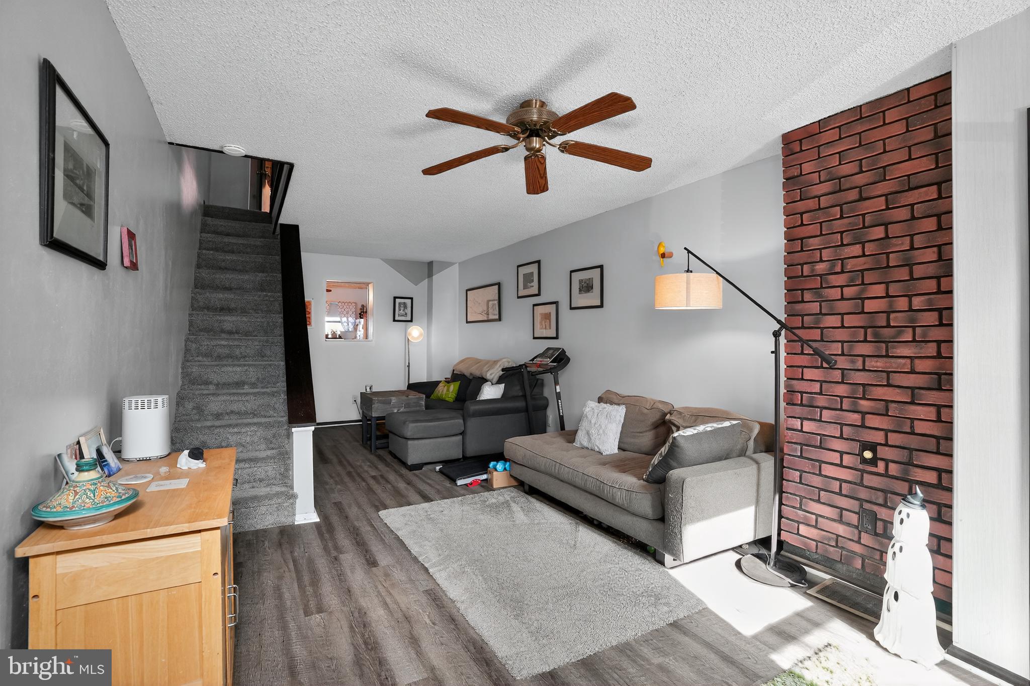 3062 ALMOND STREET