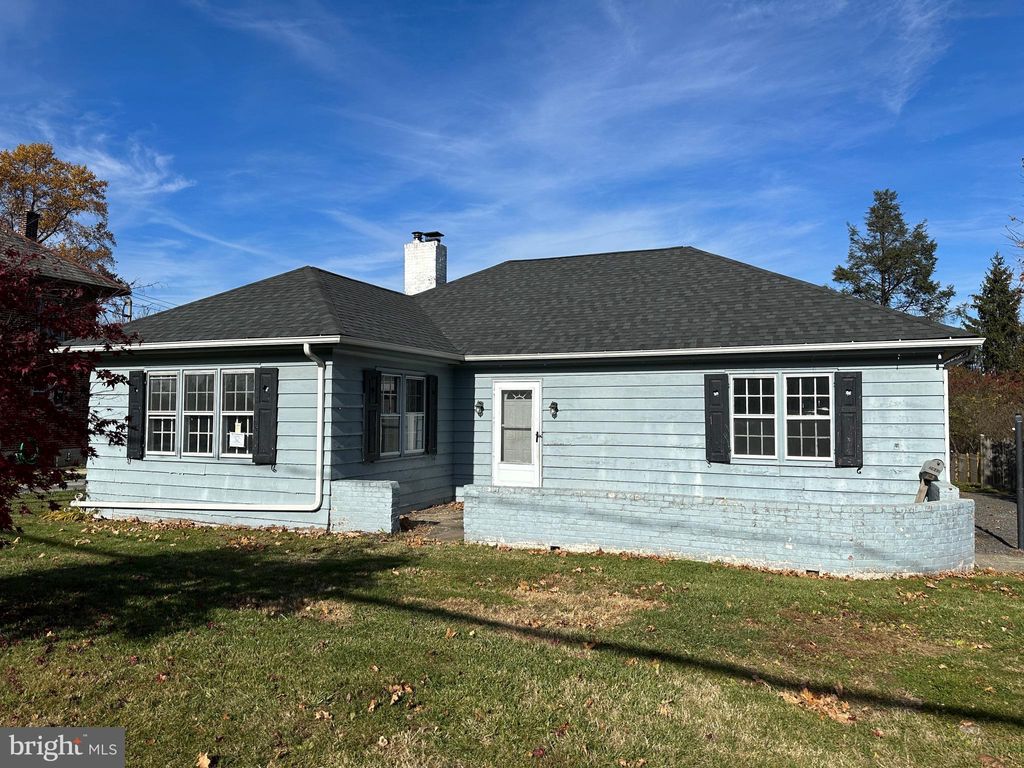 Photo of 2047 Old Philadelphia Pike, Lancaster, PA 17602 (MLS # PALA2044280)