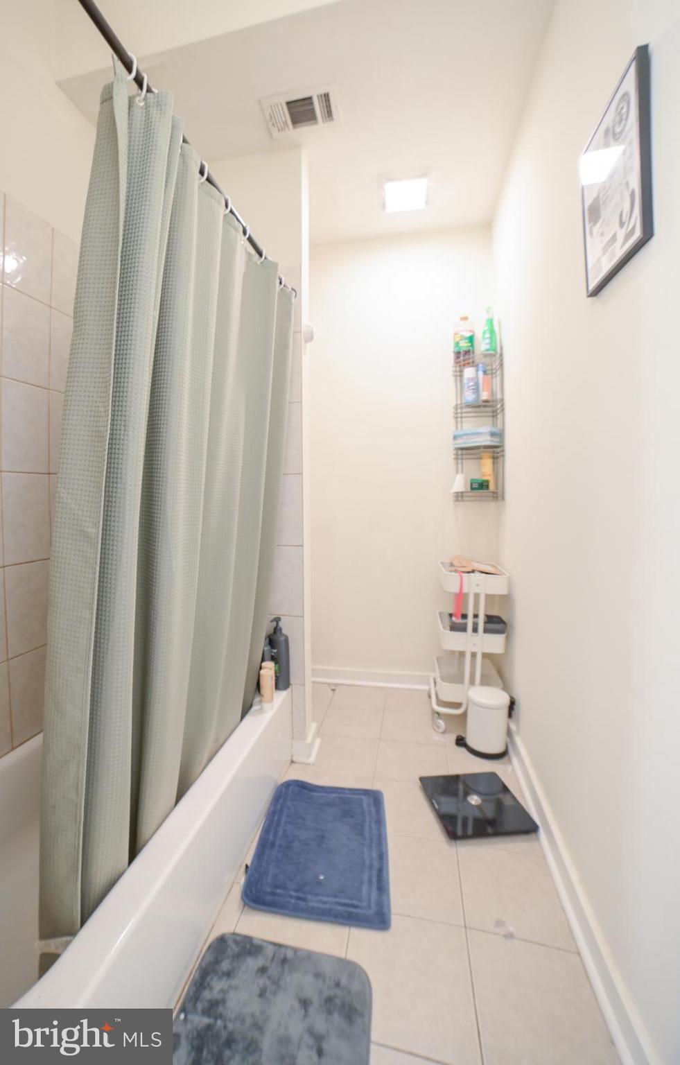 TEMPLE UNIVERSITY - Residential Lease