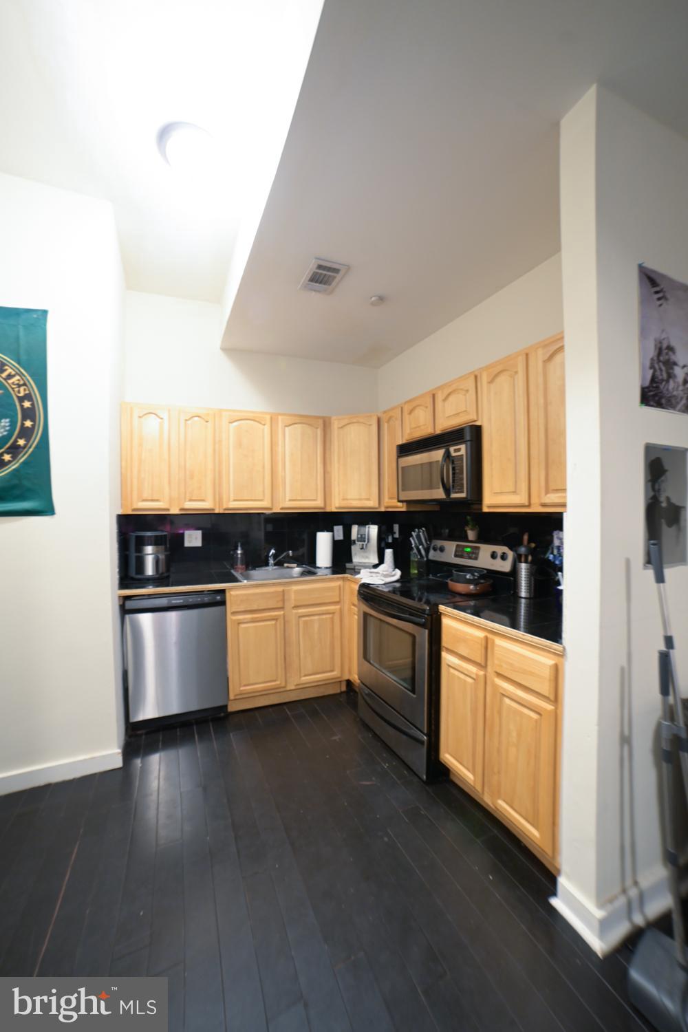 TEMPLE UNIVERSITY - Residential Lease