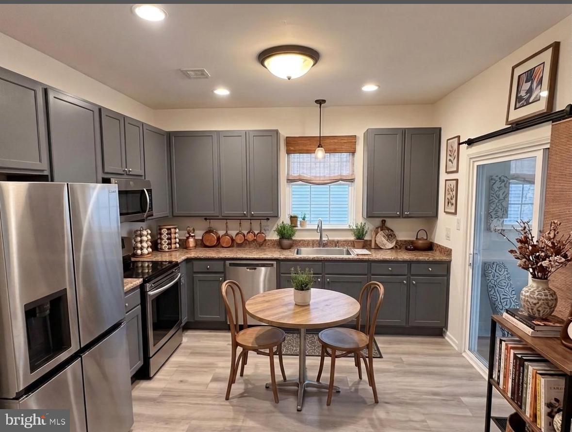 PROVIDENCE VIEW - Residential