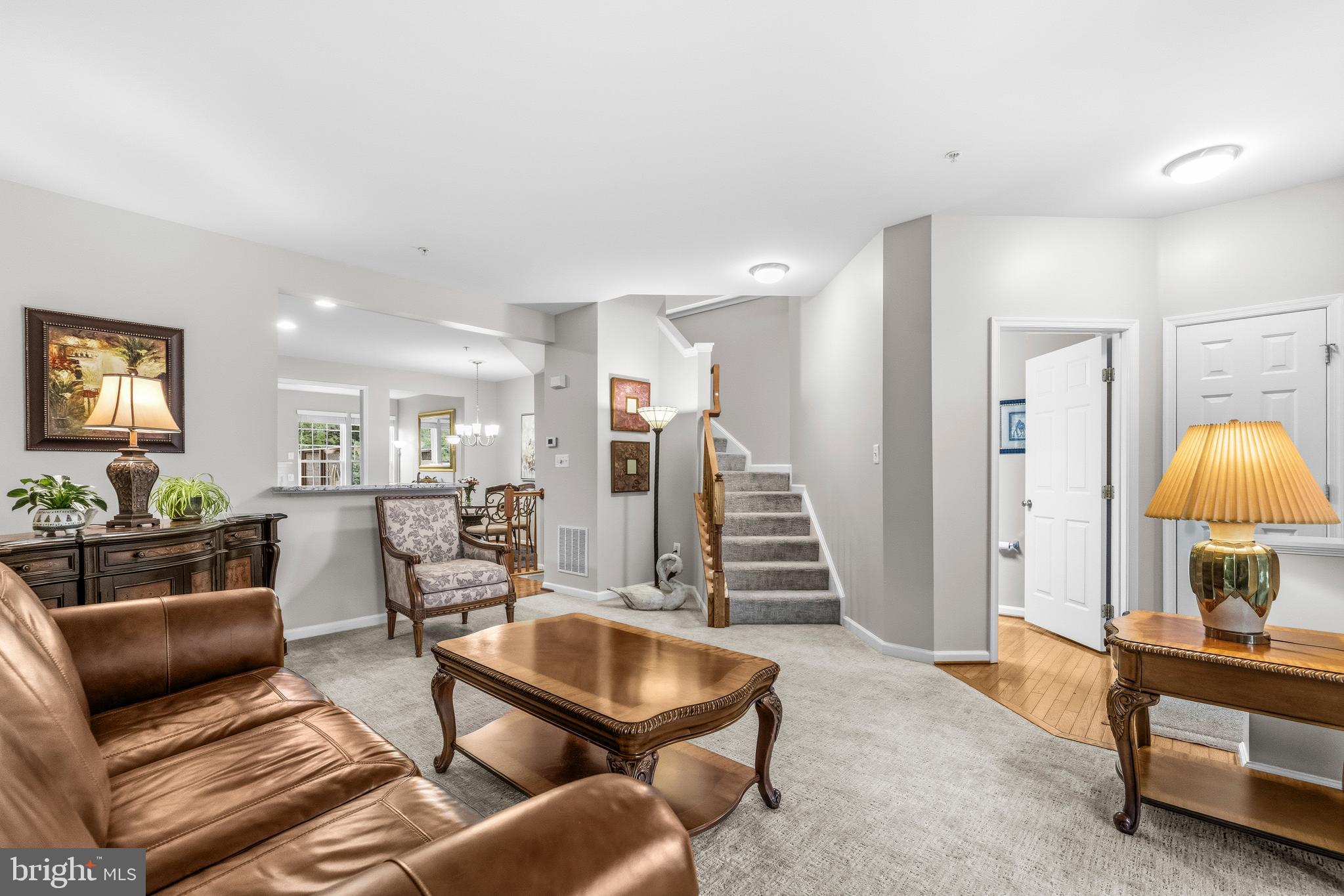 5803 WHITEROSE WAY