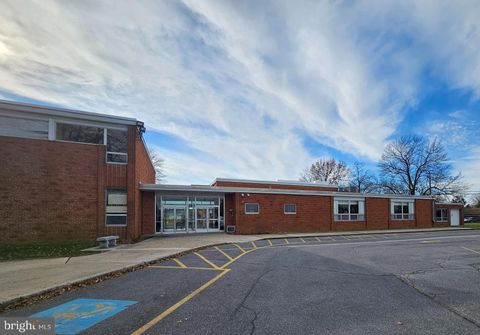 Photo of 1811 Lincoln Way E, CHAMBERSBURG, PA 17202 (MLS # PAFL2034382)