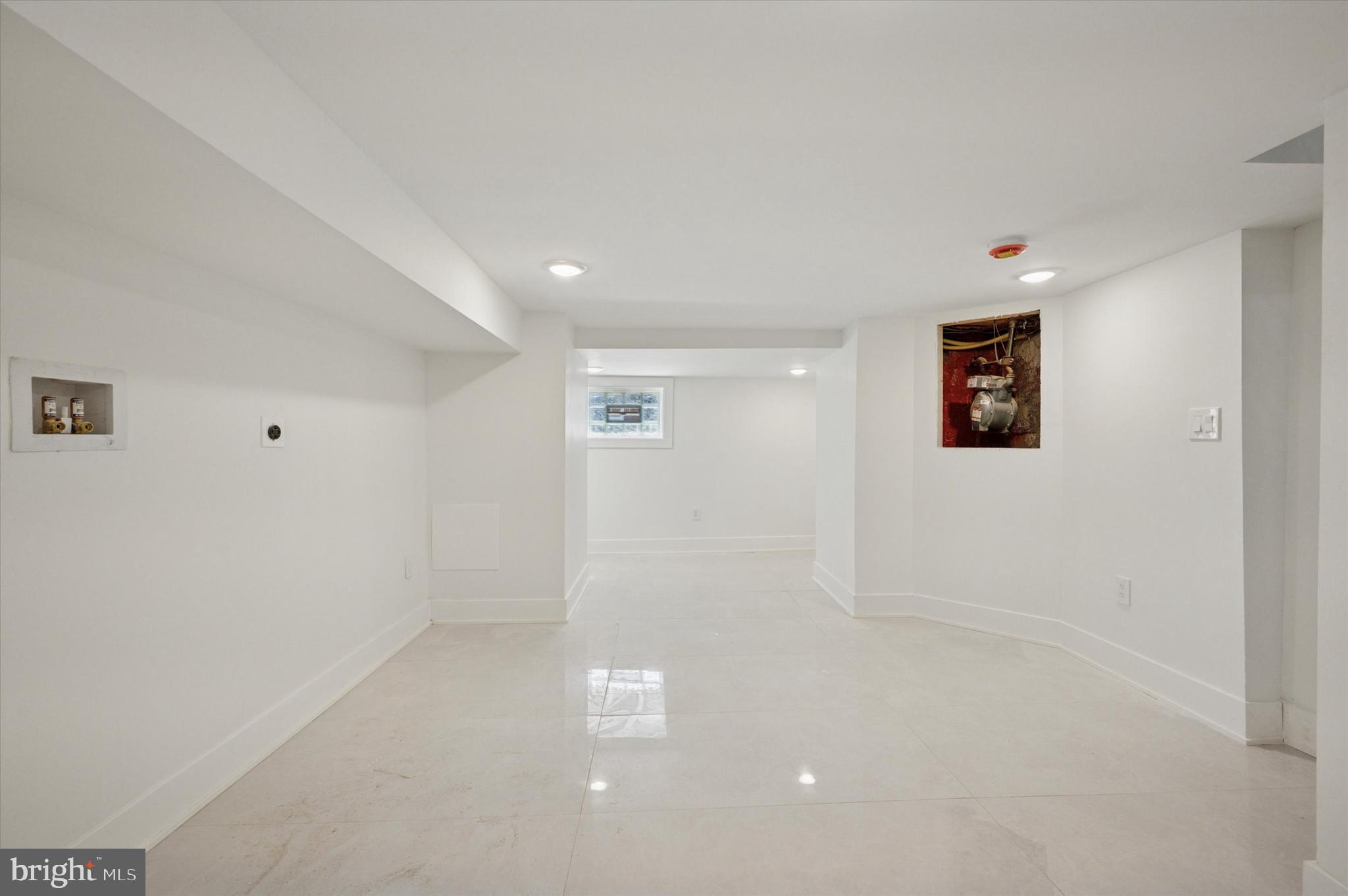 WEST OAK LANE - Residential