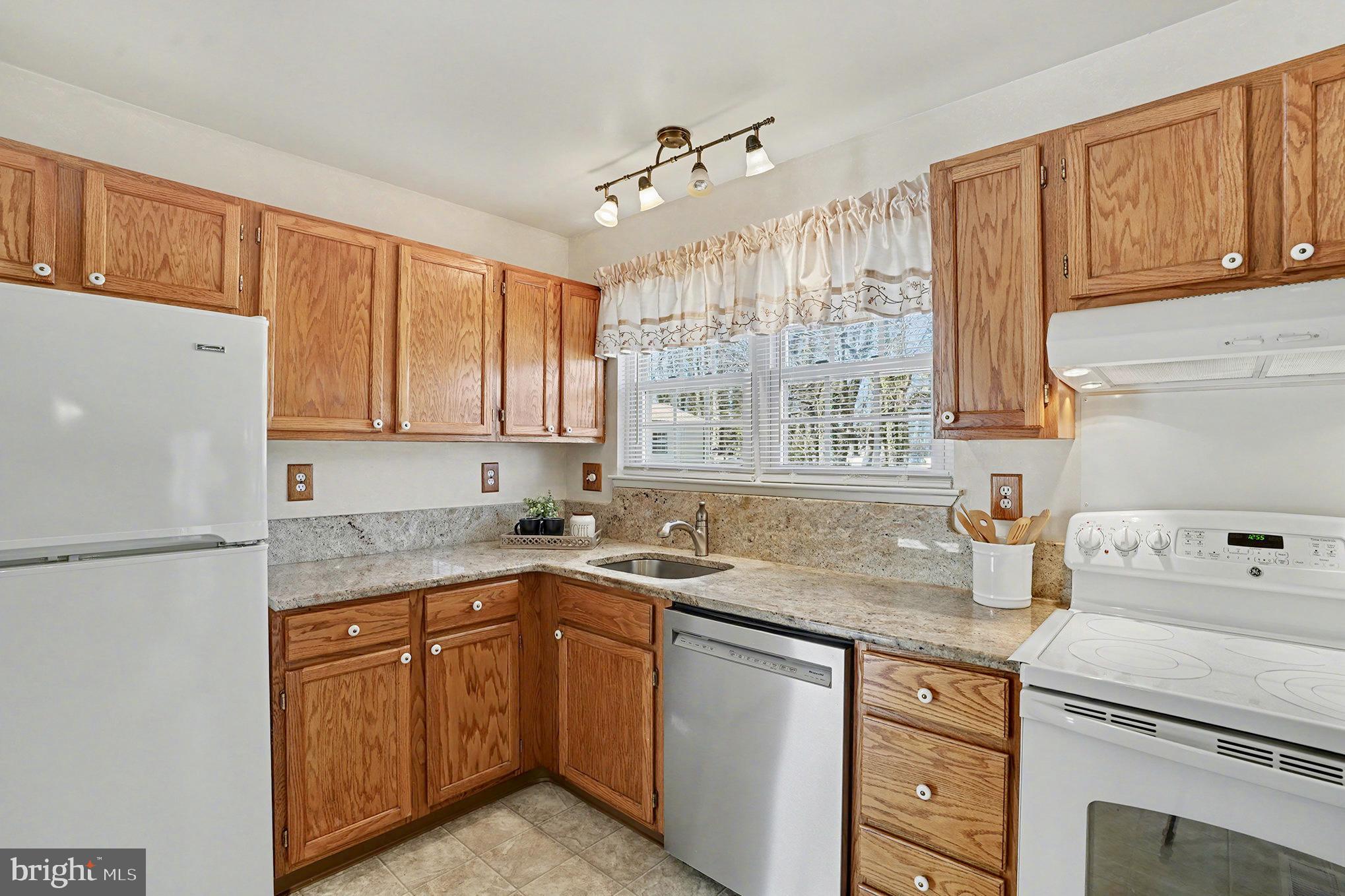 BAY COUNTRY - Residential