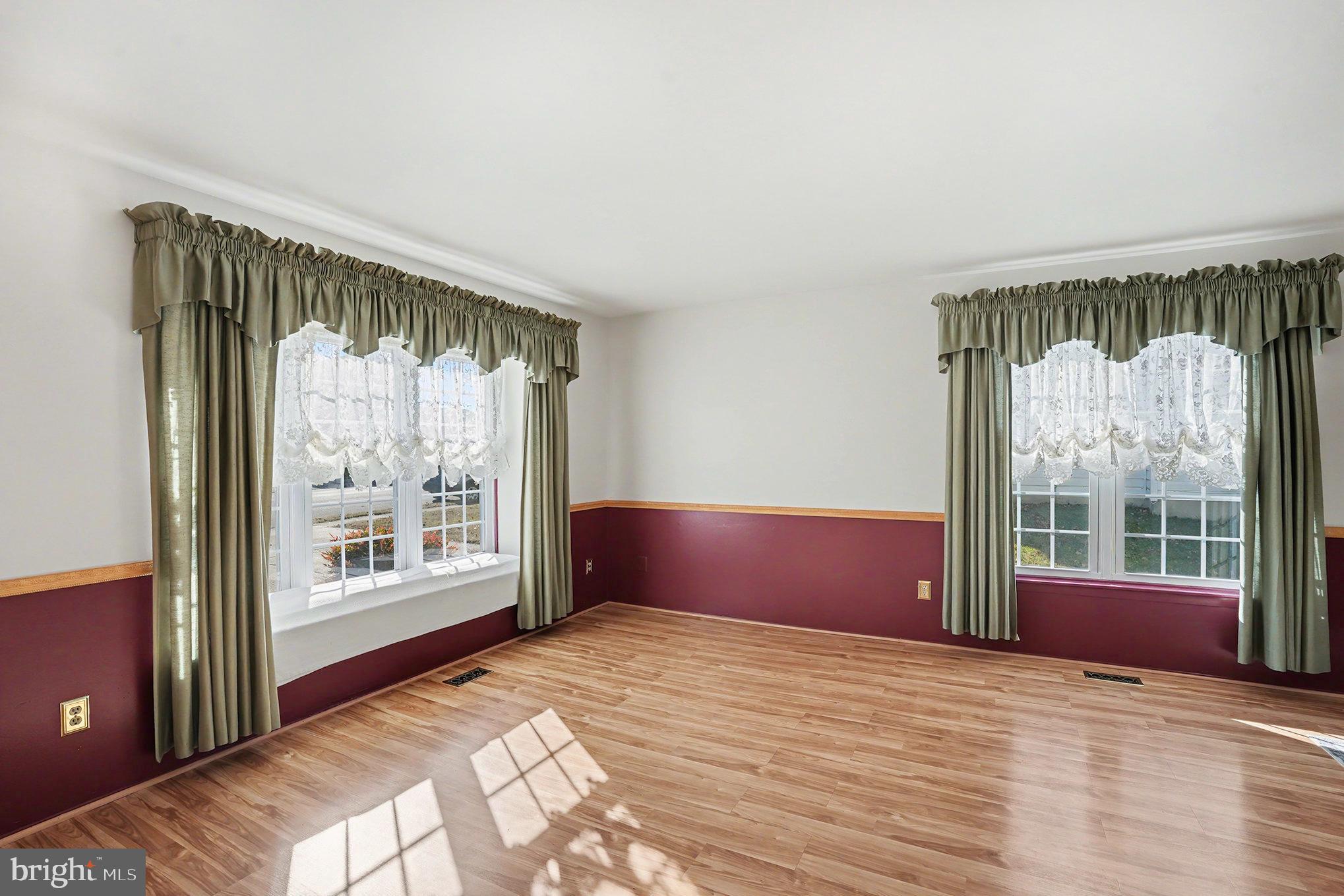 BAY COUNTRY - Residential