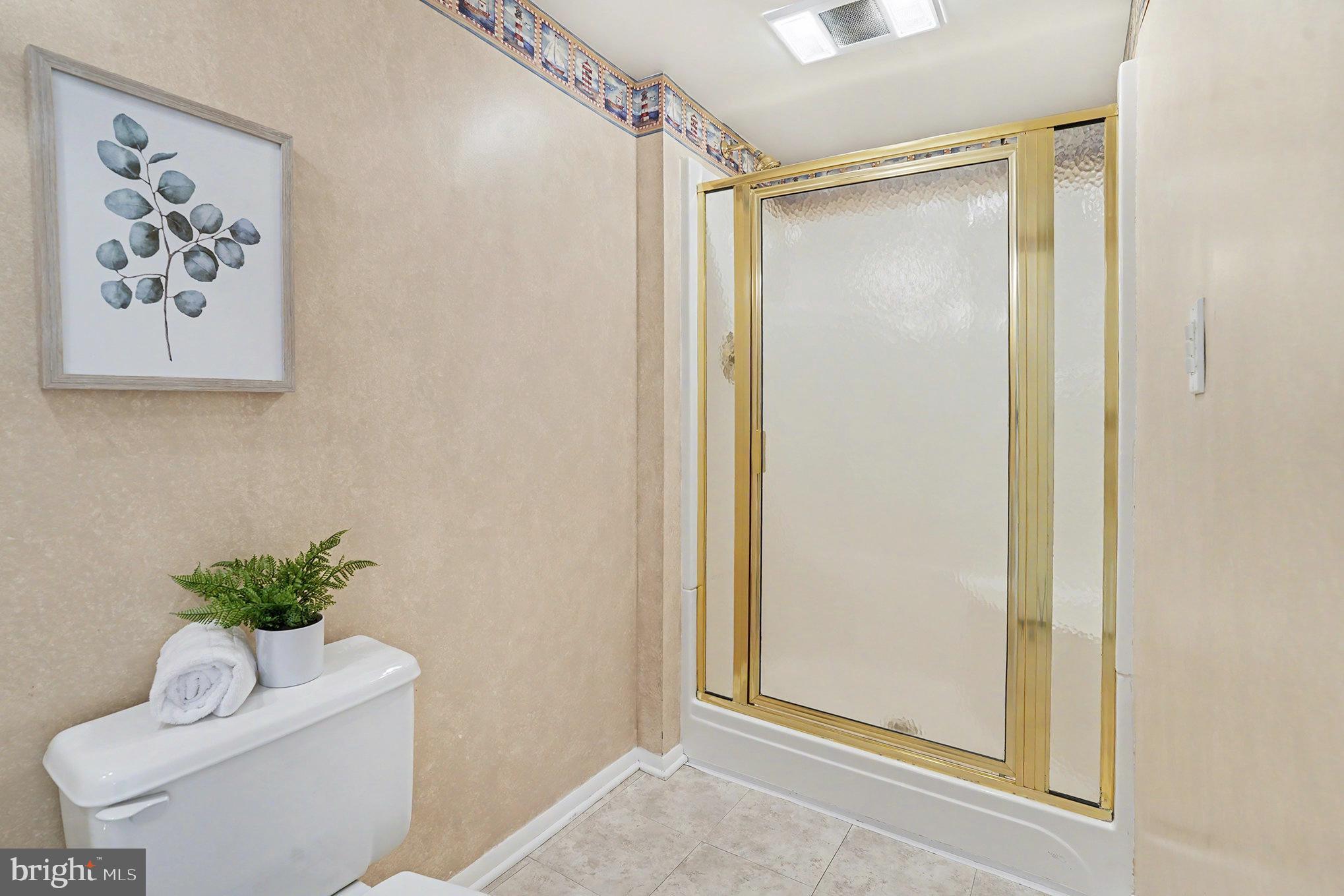 BAY COUNTRY - Residential