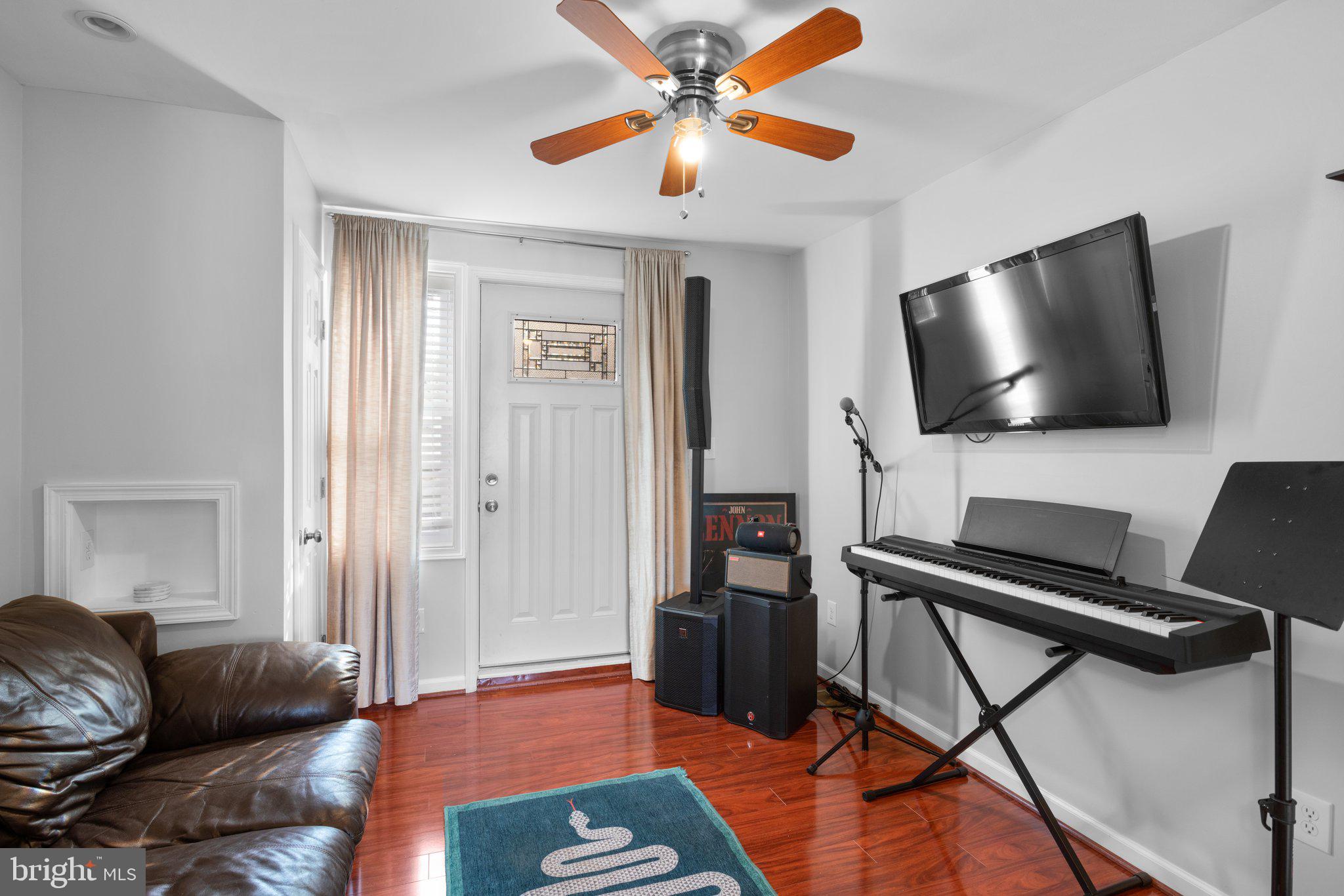 RIVERSIDE - Residential