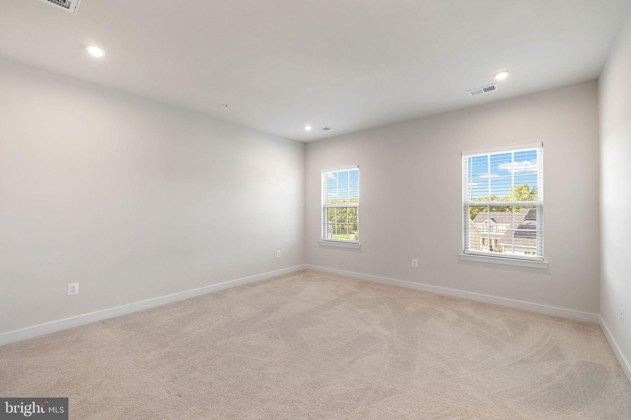 SIGNATURE CLUB - Residential Lease