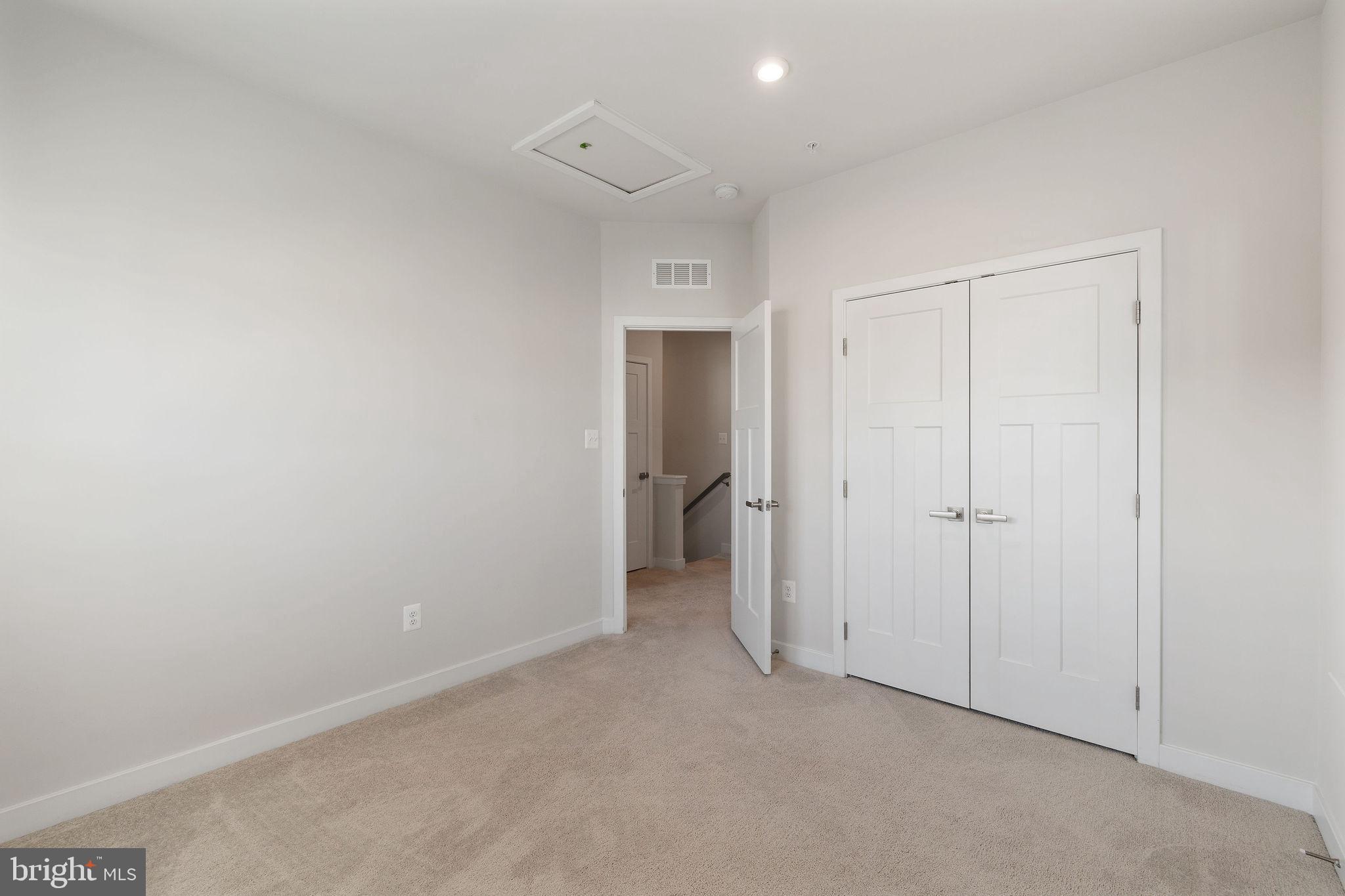 SIGNATURE CLUB - Residential Lease