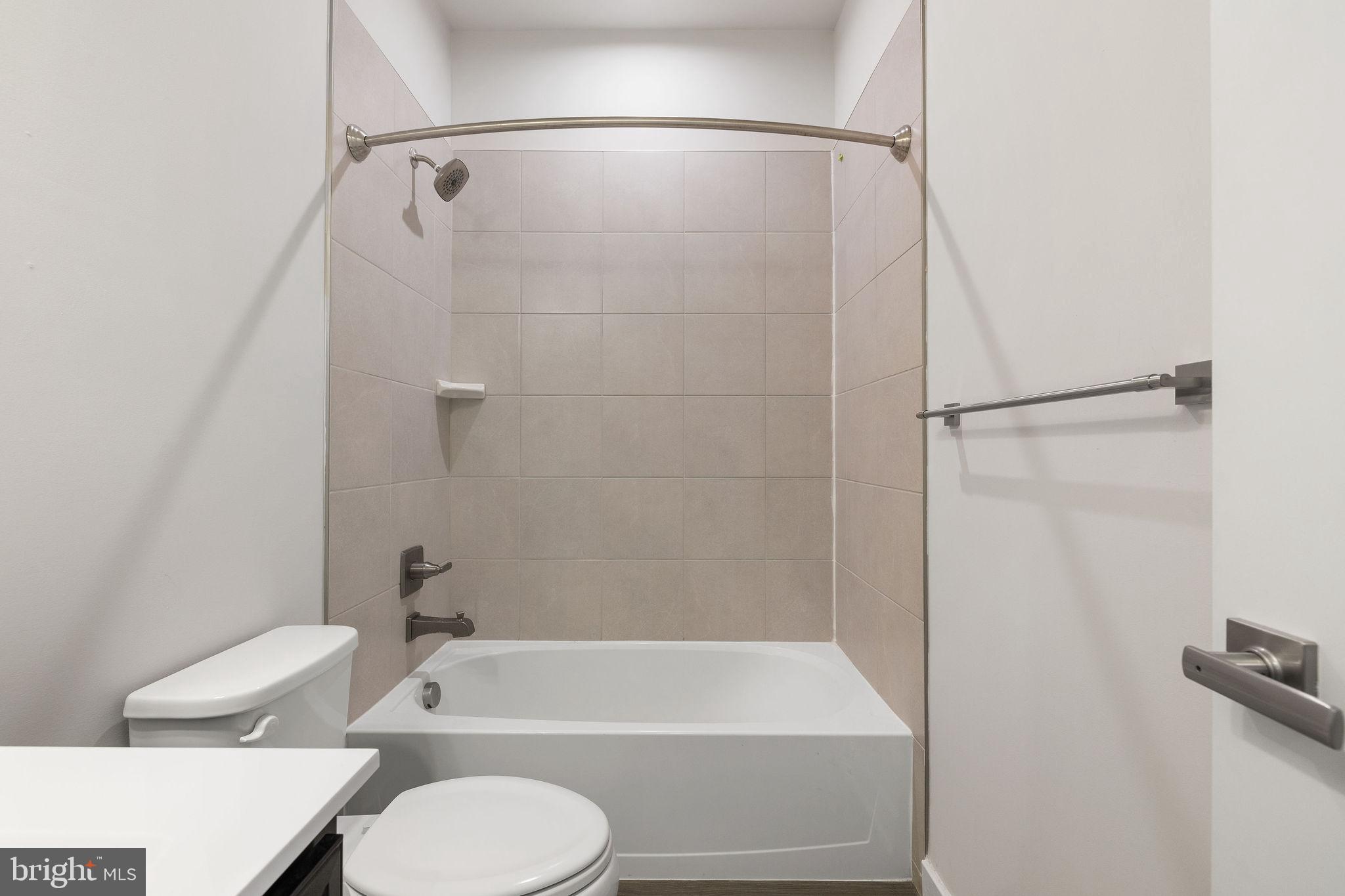 SIGNATURE CLUB - Residential Lease