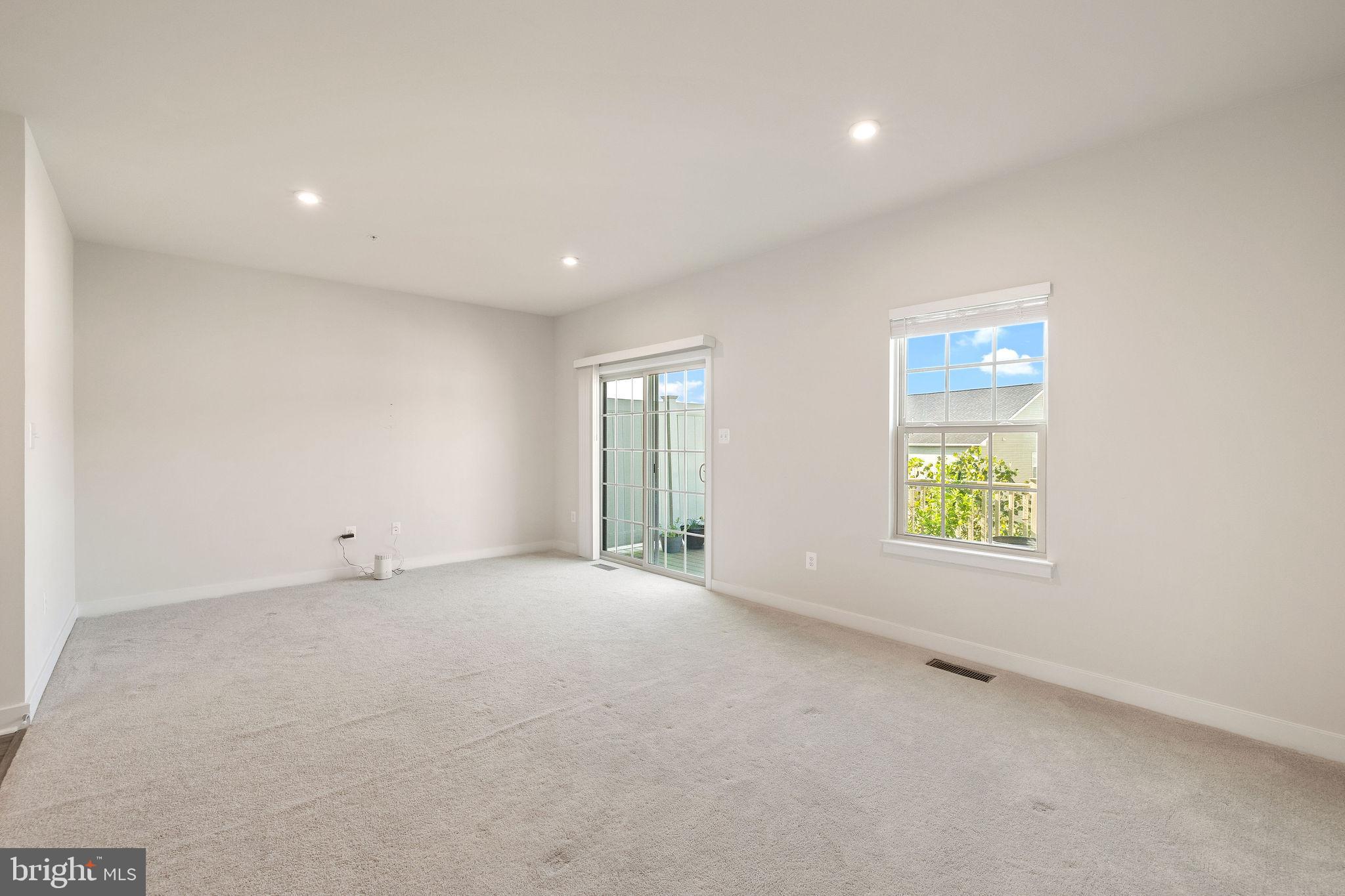 SIGNATURE CLUB - Residential Lease