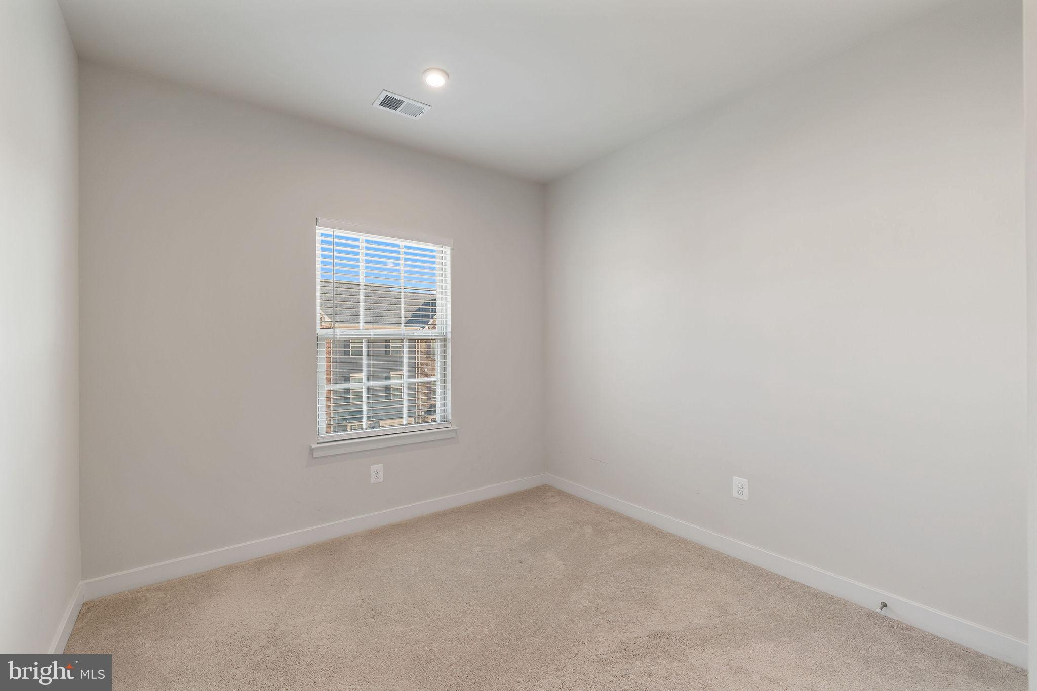 SIGNATURE CLUB - Residential Lease