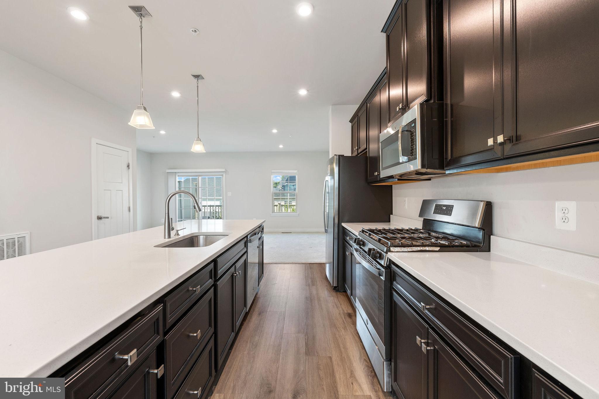 SIGNATURE CLUB - Residential Lease