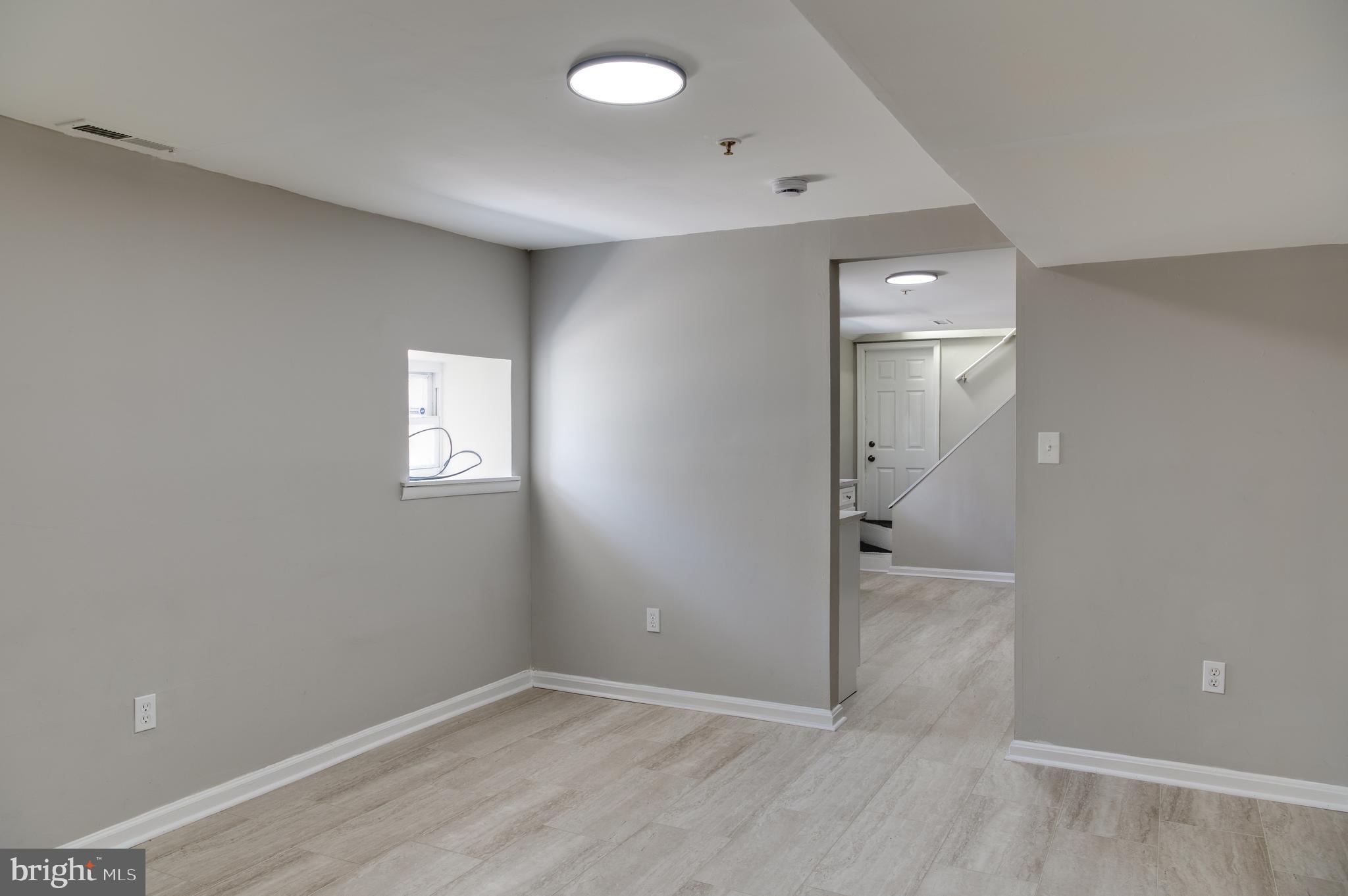 MIDWAY - Residential Lease
