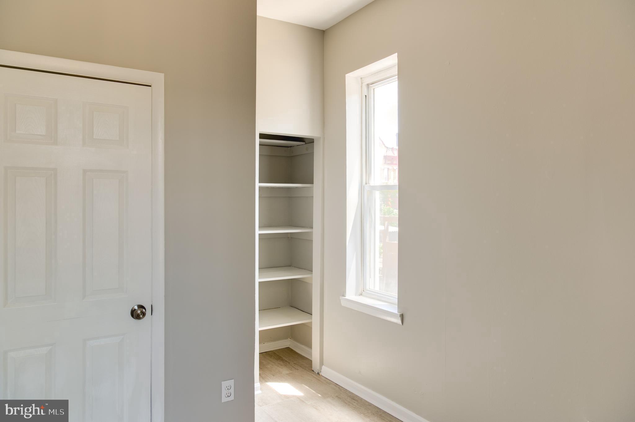 MIDWAY - Residential Lease