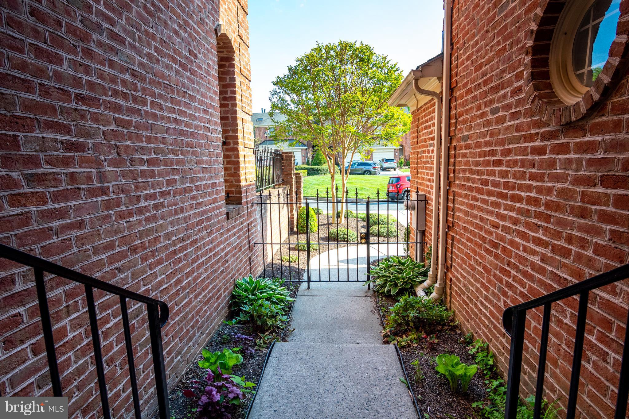 WELLINGTON WOODS - Residential Lease