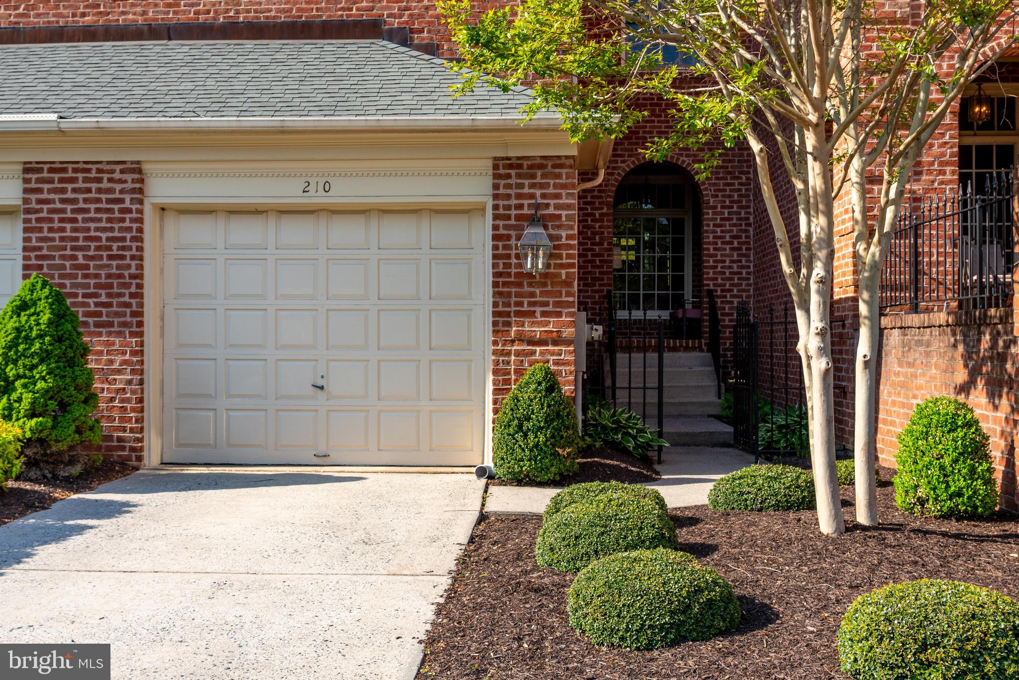 WELLINGTON WOODS - Residential Lease