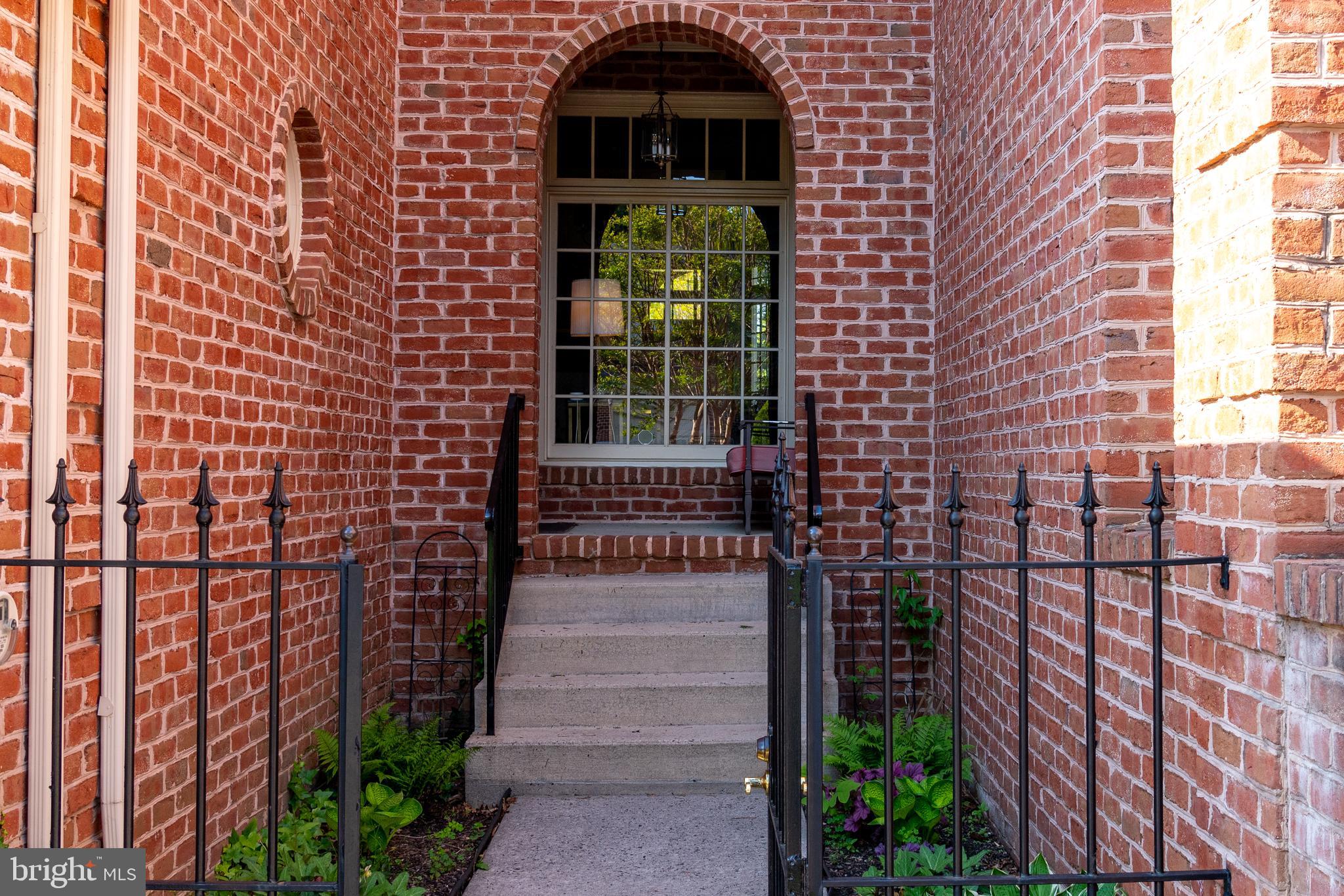 WELLINGTON WOODS - Residential Lease