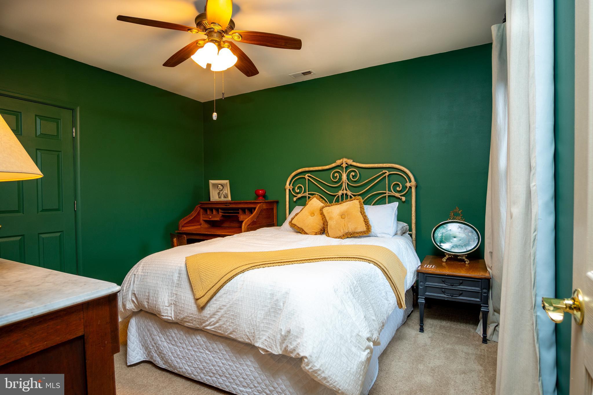 WELLINGTON WOODS - Residential Lease